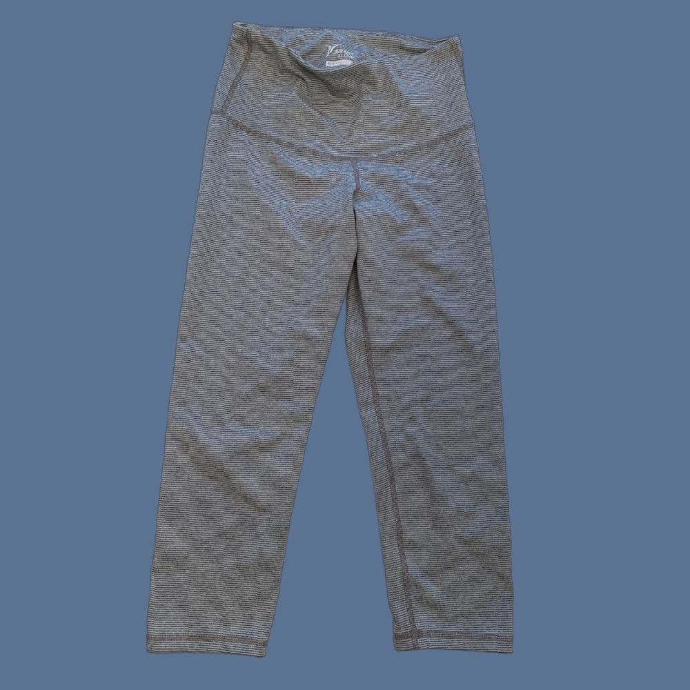 Old Navy VINTAGE Old Navy Active Go-Dry Gray White Stripe Women's Crop Leggings 20" Inseam Small Size 28" / US 6 / IT 42 - 1 Thumbnail