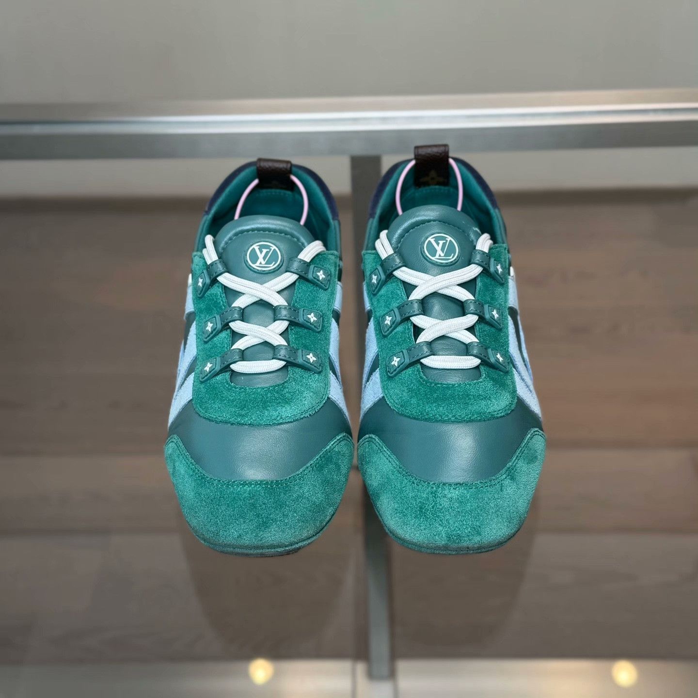 Louis Vuitton Louis Vuitton Green Lowtop Sneakers 38 Women Size US 7.5 / IT 37.5 - 1 Thumbnail