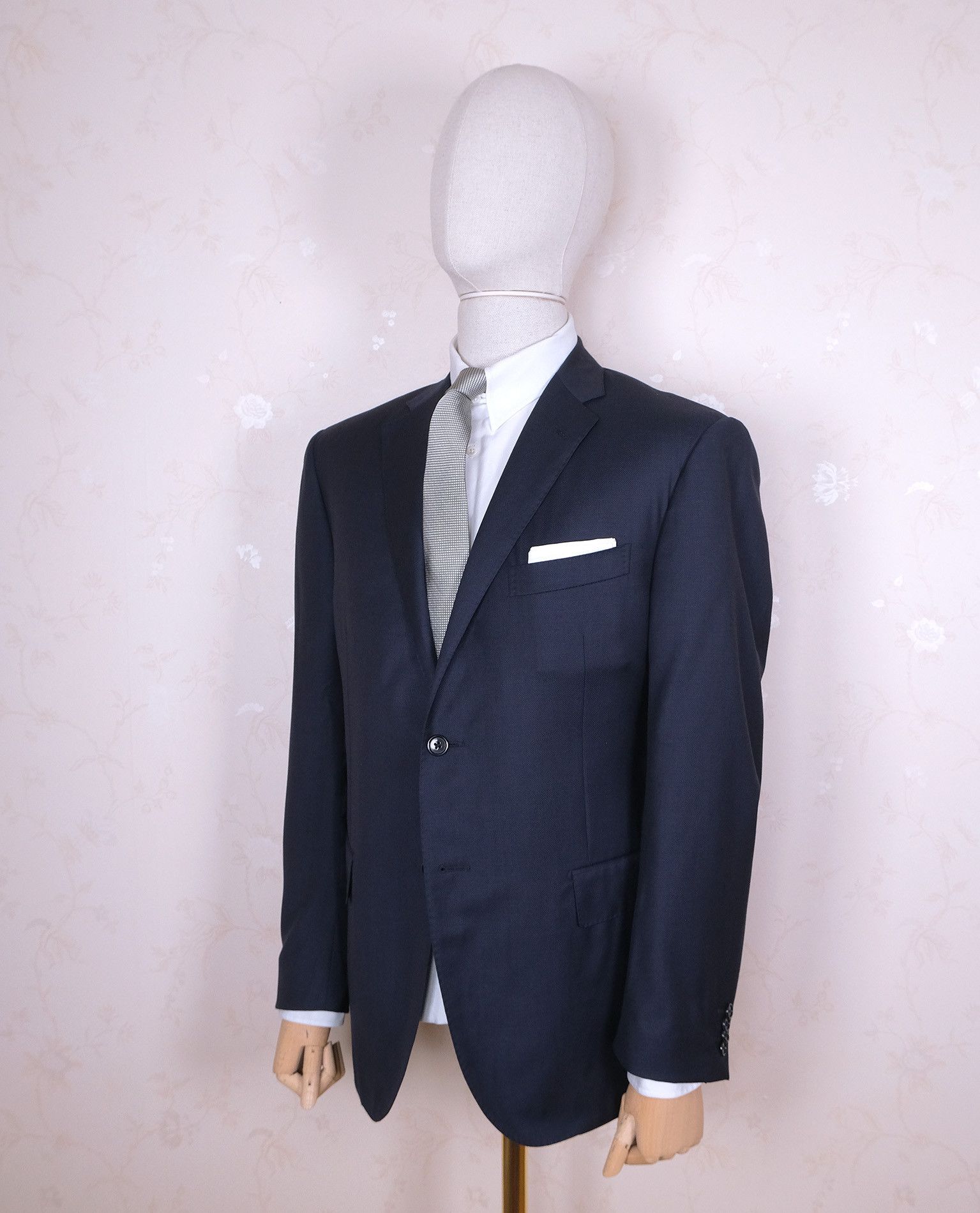 Corneliani Corneliani, blue and black jacket, size 40, RRP €1,100 Size 40R - 3 Thumbnail