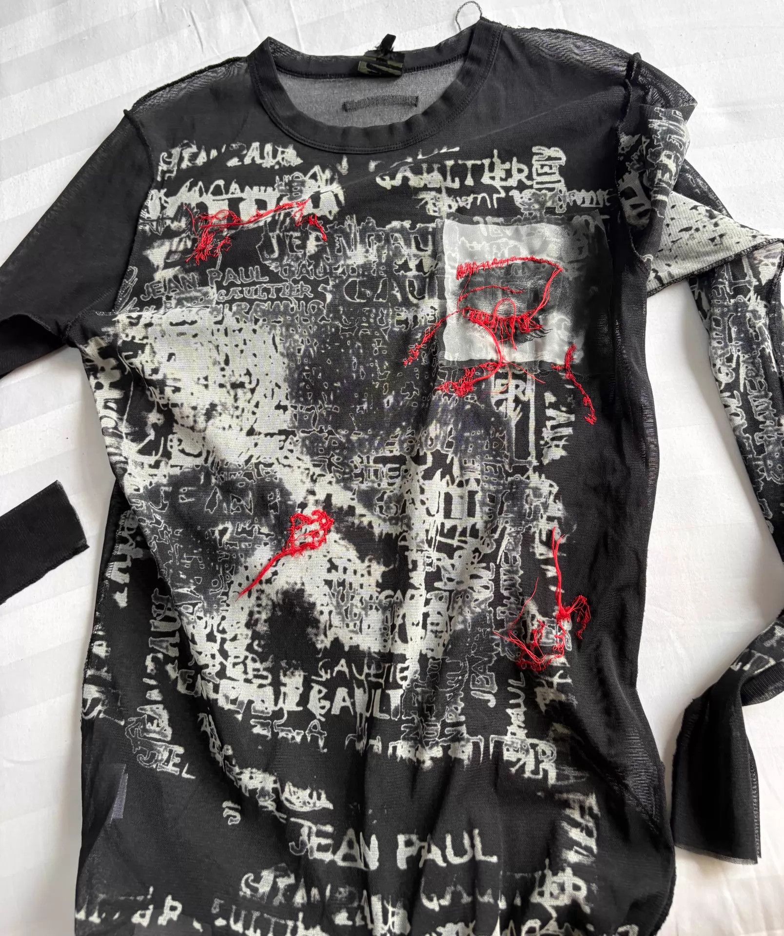 Jean Paul Gaultier JPG 2002 Vintage Madonna Tears Eye Patch Red Thread Tee 48 Size XL / US 12-14 / IT 48-50 - 8 Thumbnail