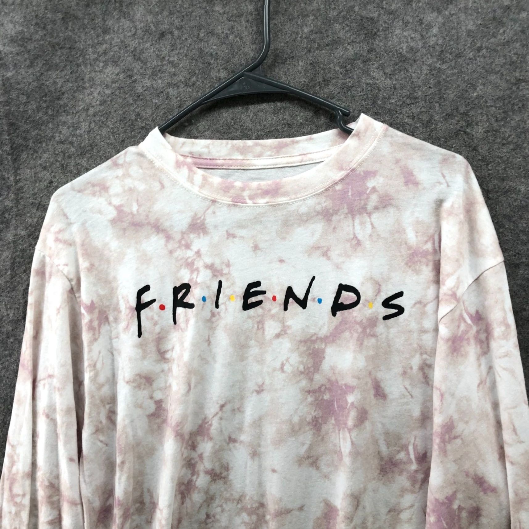 Pinko Friends Long Sleeve T Shirt Mens XL Tie Dye Crewneck Pink White Mauve Colorful 90s Logo Shirt Size US XL / EU 56 / 4 - 3 Thumbnail