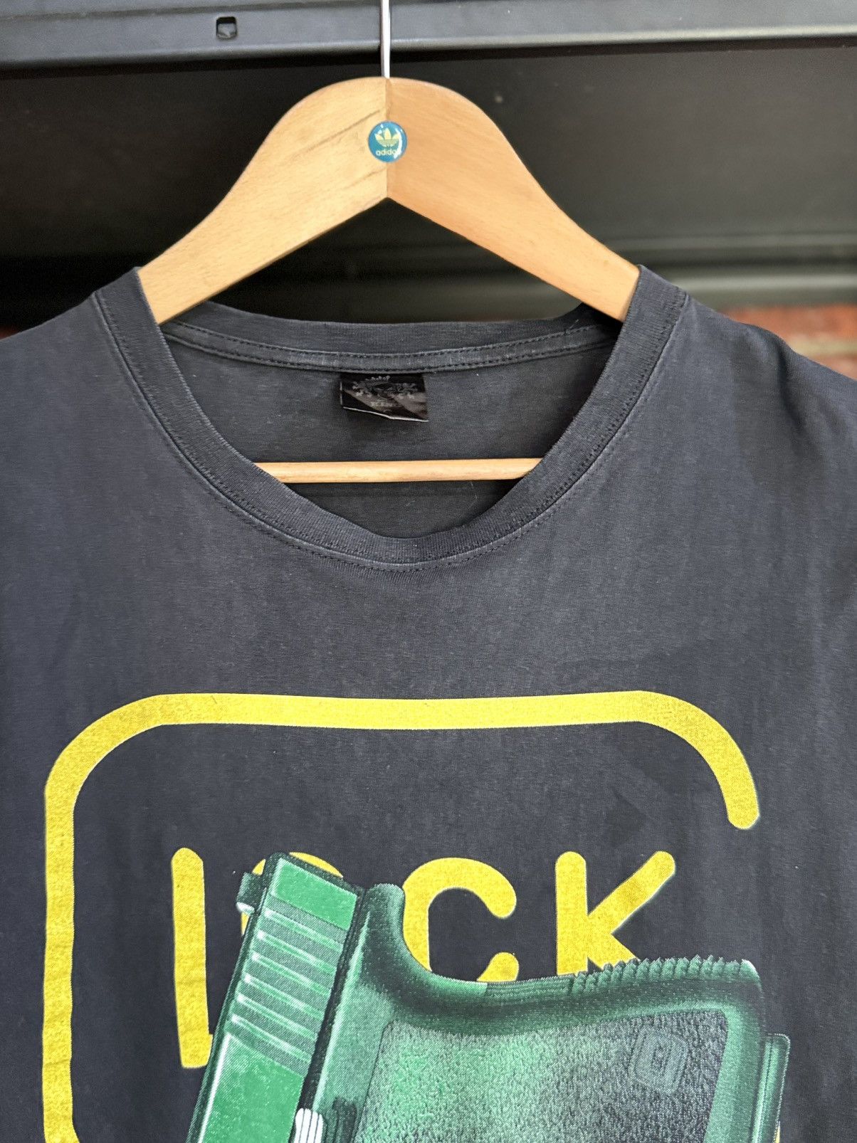 Vintage Vintage Glock Gum Perfection 19 Austria Rock Out Faded Tee Size US S / EU 44-46 / 1 - 5 Thumbnail
