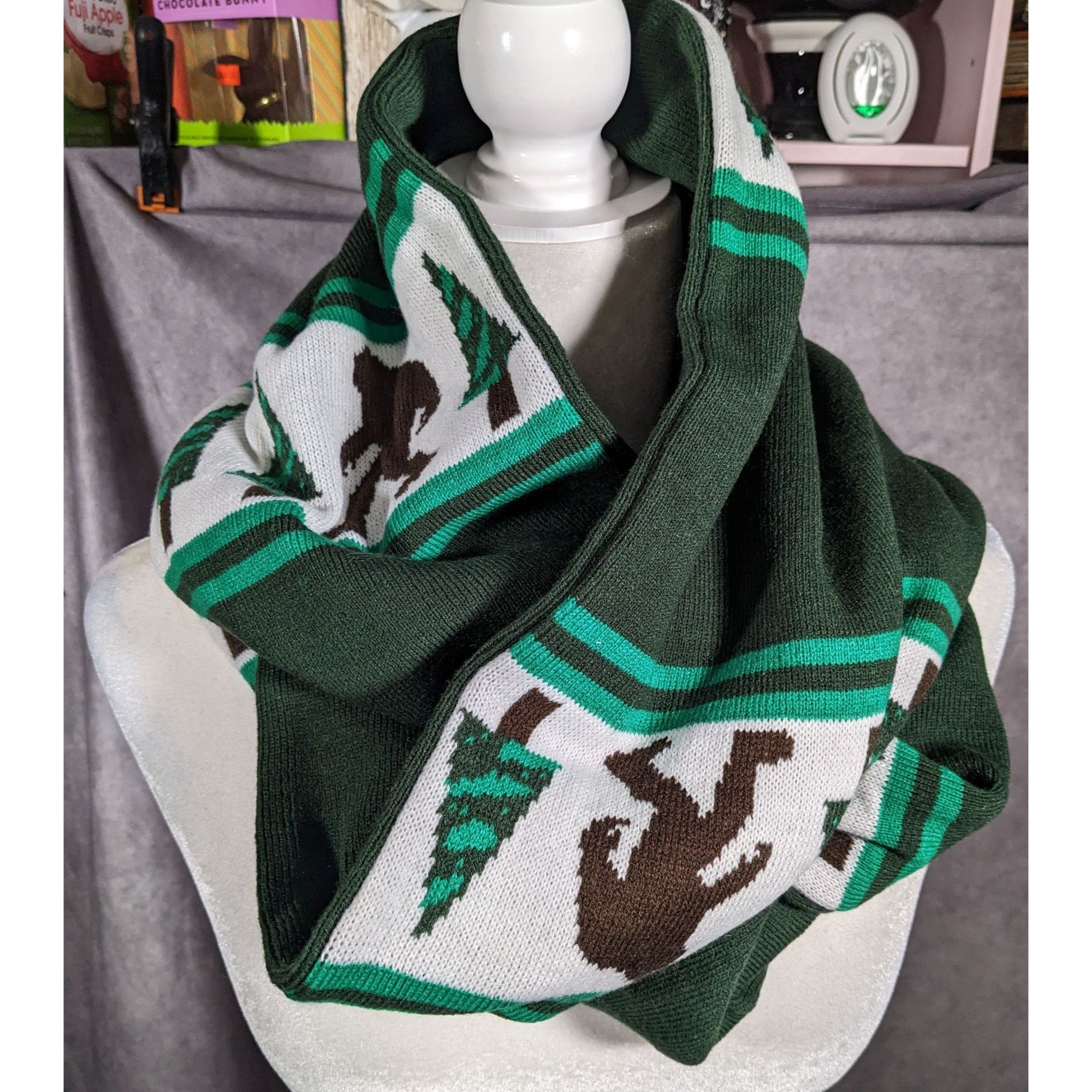 KAVU Kavu Sasquatch Arlo Green Infinity Scarf Size ONE SIZE - 8 Thumbnail