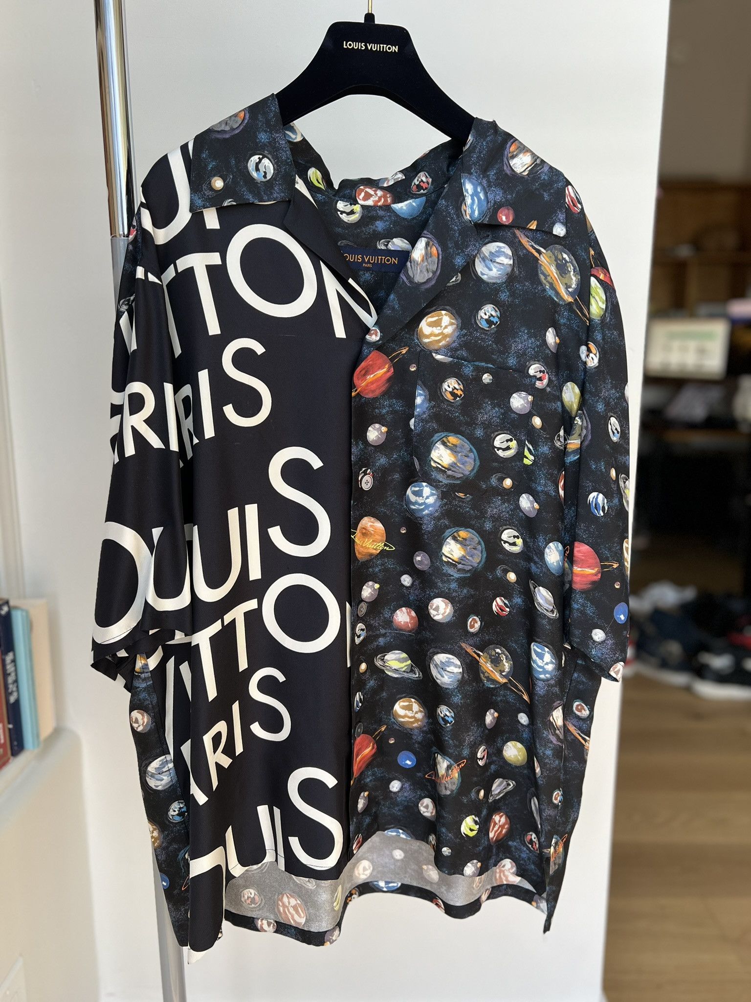 Louis Vuitton Silk Galaxy Shirt Size US XXL / EU 58 / 5 - 1 Thumbnail