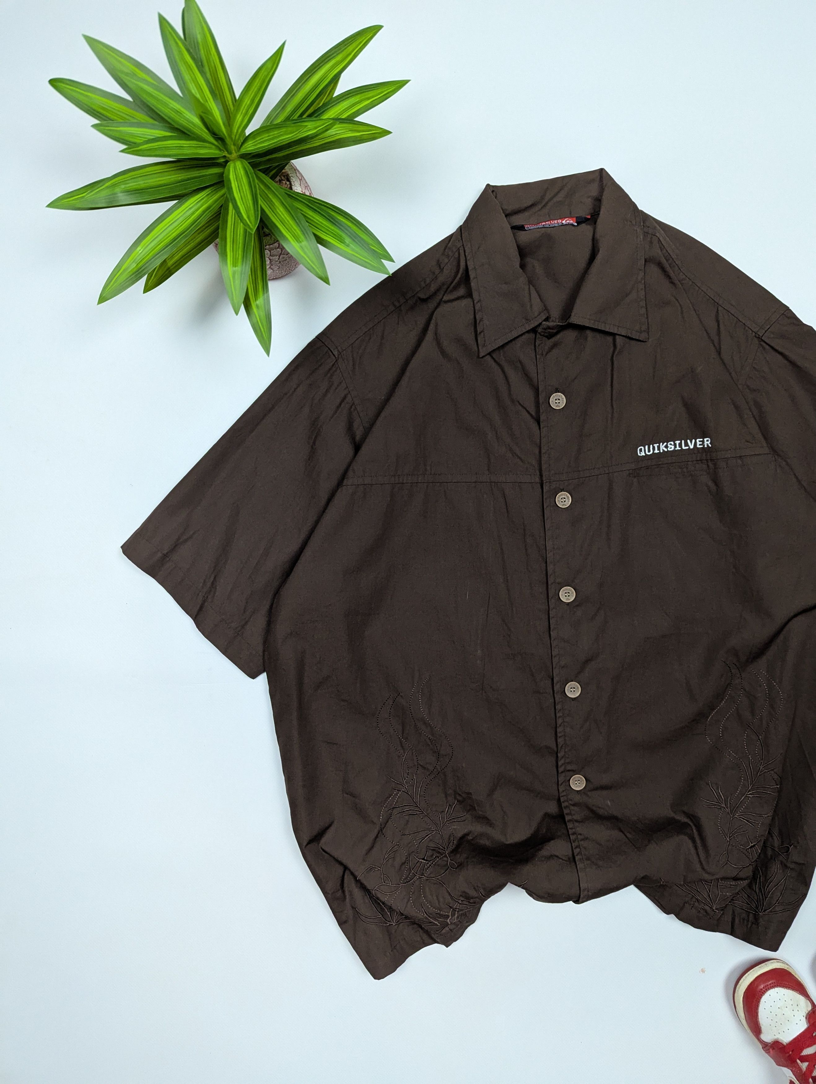Quiksilver Y2K Quiksilver Brown Embroidered Shirt L Vintage Surf Skater Size US L / EU 52-54 / 3 - 2 Thumbnail