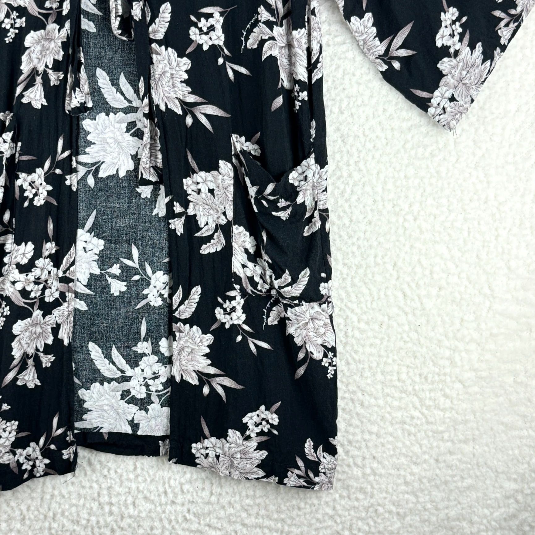 Spiritual Gangster Spiritual Gangster Black Floral Maya Kimono Womens OS Front Tie Pockets Cardigan Casual Beach Bohemian Lightweight Rayon Size ONE SIZE - 5 Thumbnail