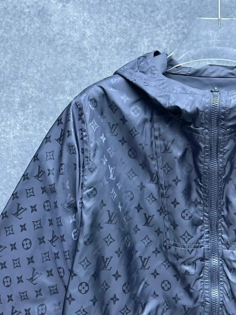Louis Vuitton Louis Vuitton Louis Vuitton Windbreaker Jacket with Logo P Size US M / EU 48-50 / 2 - 6 Thumbnail