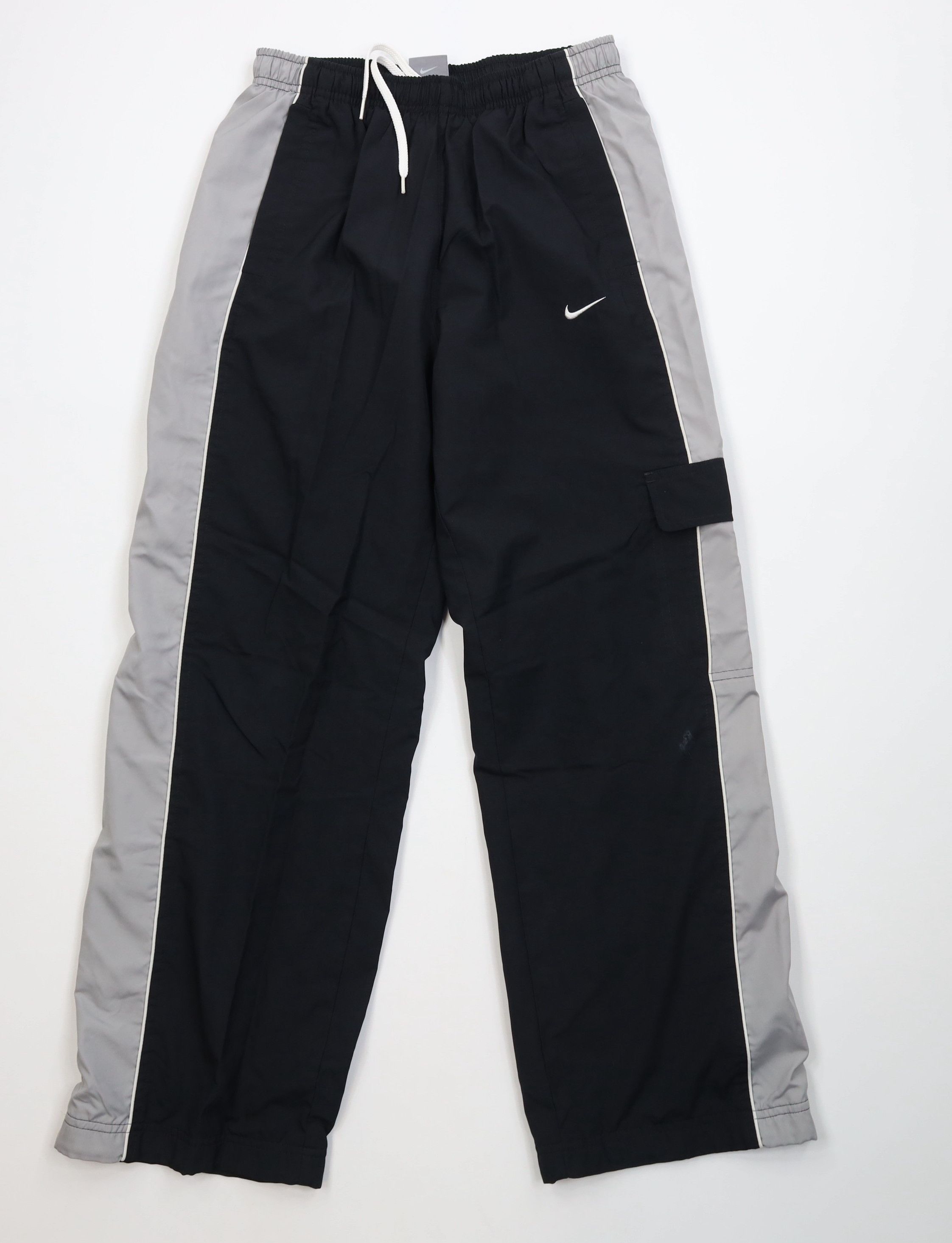 Nike Vintage Y2K Nike Cropped Lined Wide Leg Cargo Pants Black Size 26" / US 2 / IT 38 - 1 Thumbnail