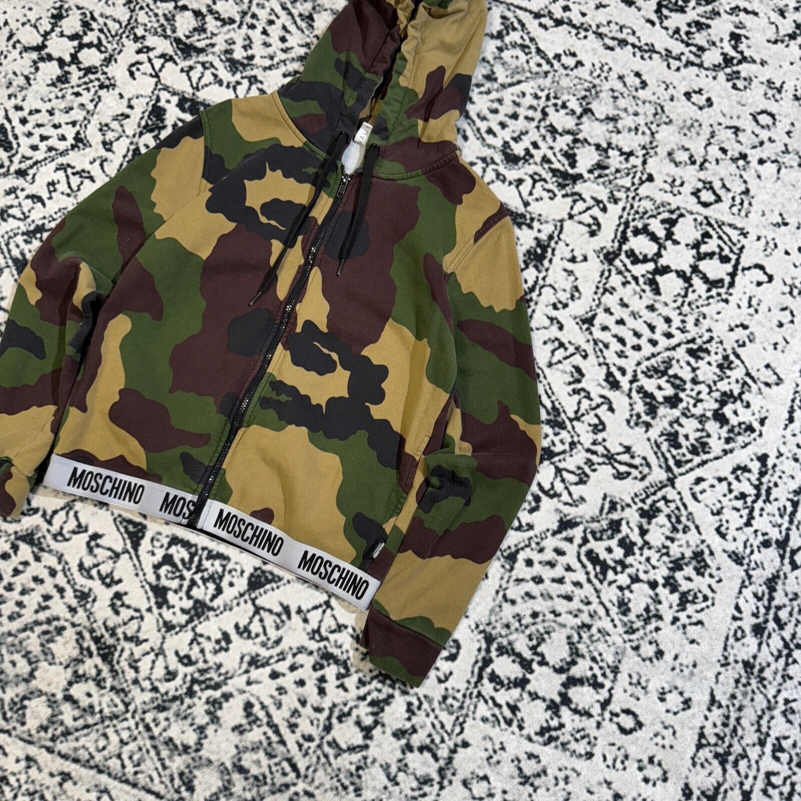 Moschino × Vintage Vintage 90s Moschino Unisex Green Camo Cotton Hoodie Size S Size US S / EU 44-46 / 1 - 5 Thumbnail
