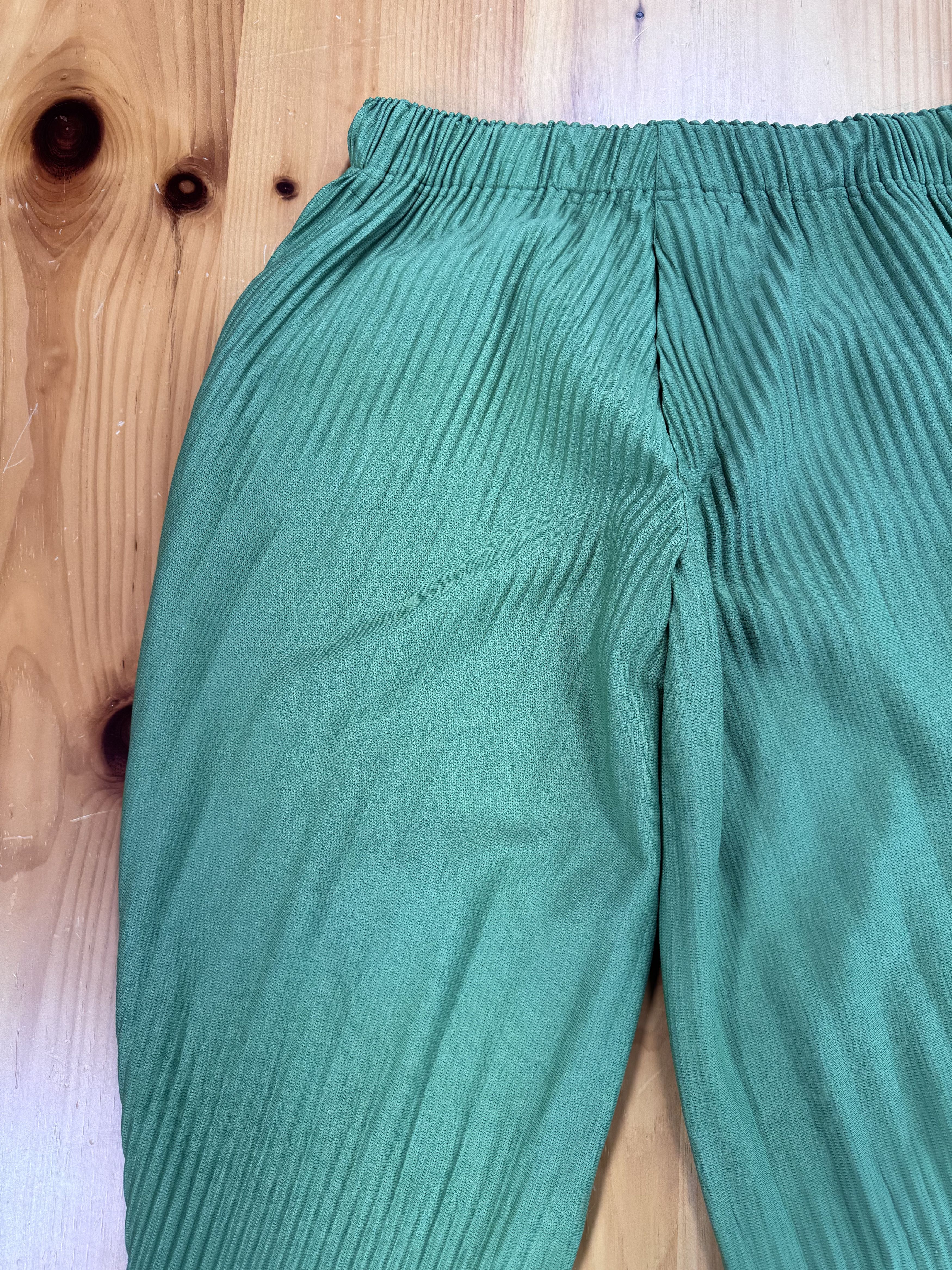 Issey Miyake Issey Miyake Homme Plisse Pleat Pleated Capri Sweatpants Size US 32 / EU 48 - 3 Thumbnail