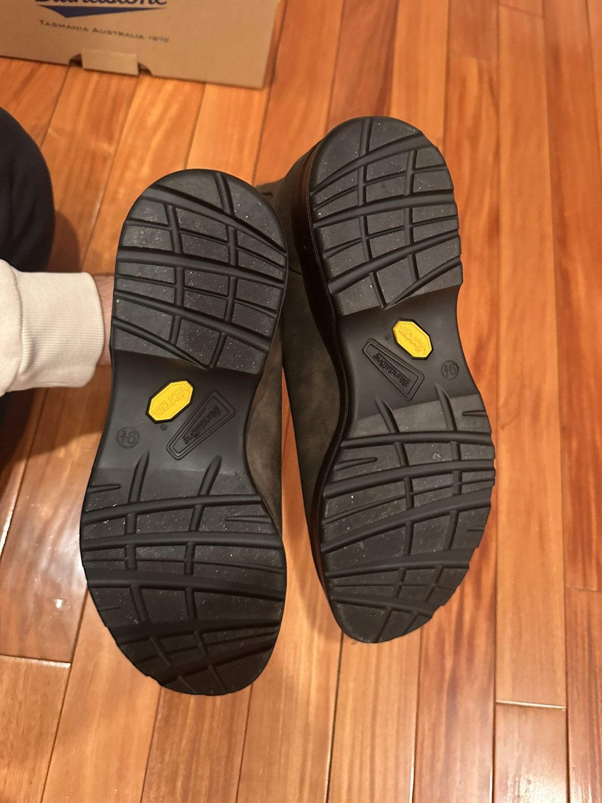 Blundstone Blundstone,10.5US Thermal Chelsea Boots Vibram ,Waterproof, Size US 10.5 / EU 43-44 - 6 Thumbnail
