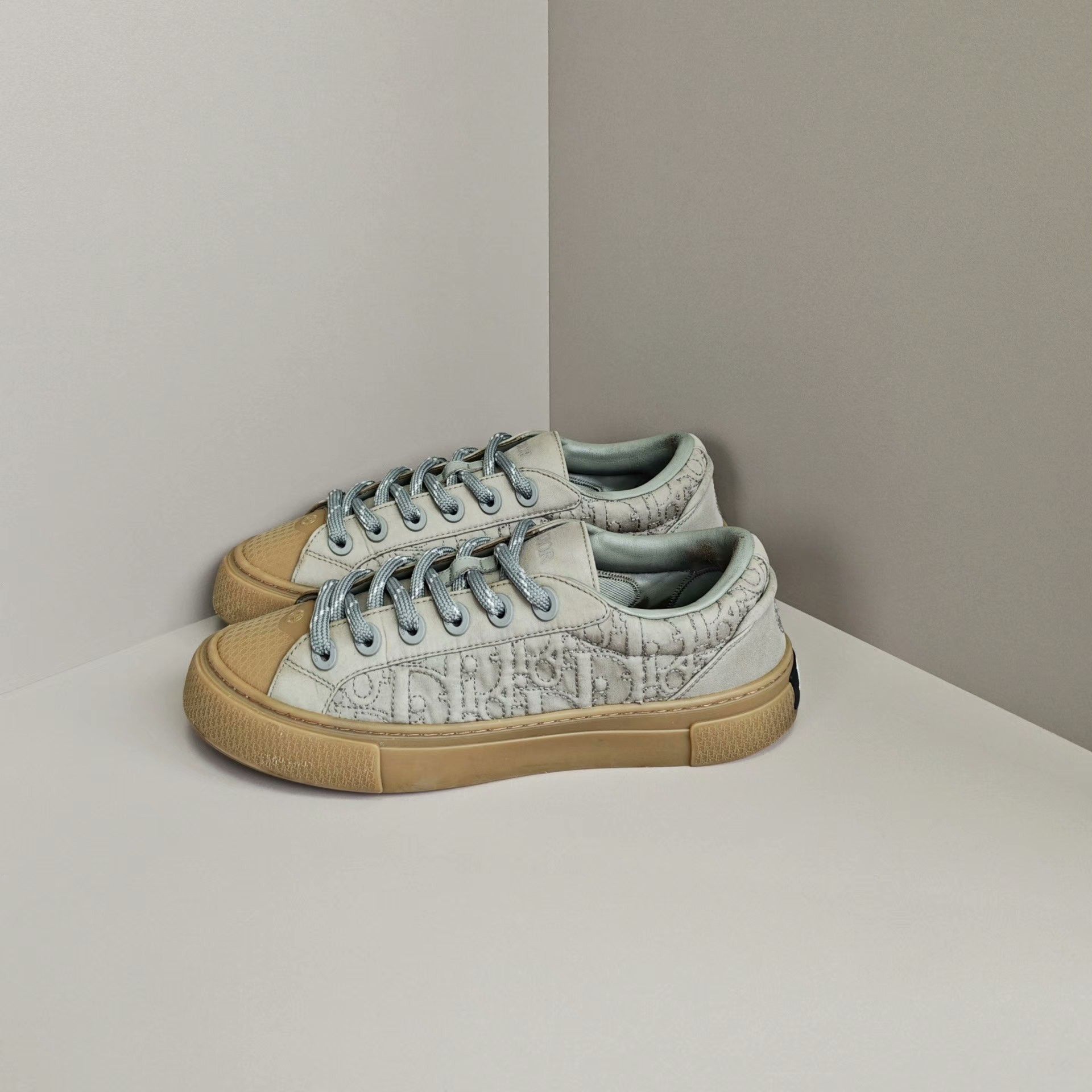 Dior Dior Collab Lowtop Sneakers 10 Men Size US 10 / EU 43 - 1 Thumbnail