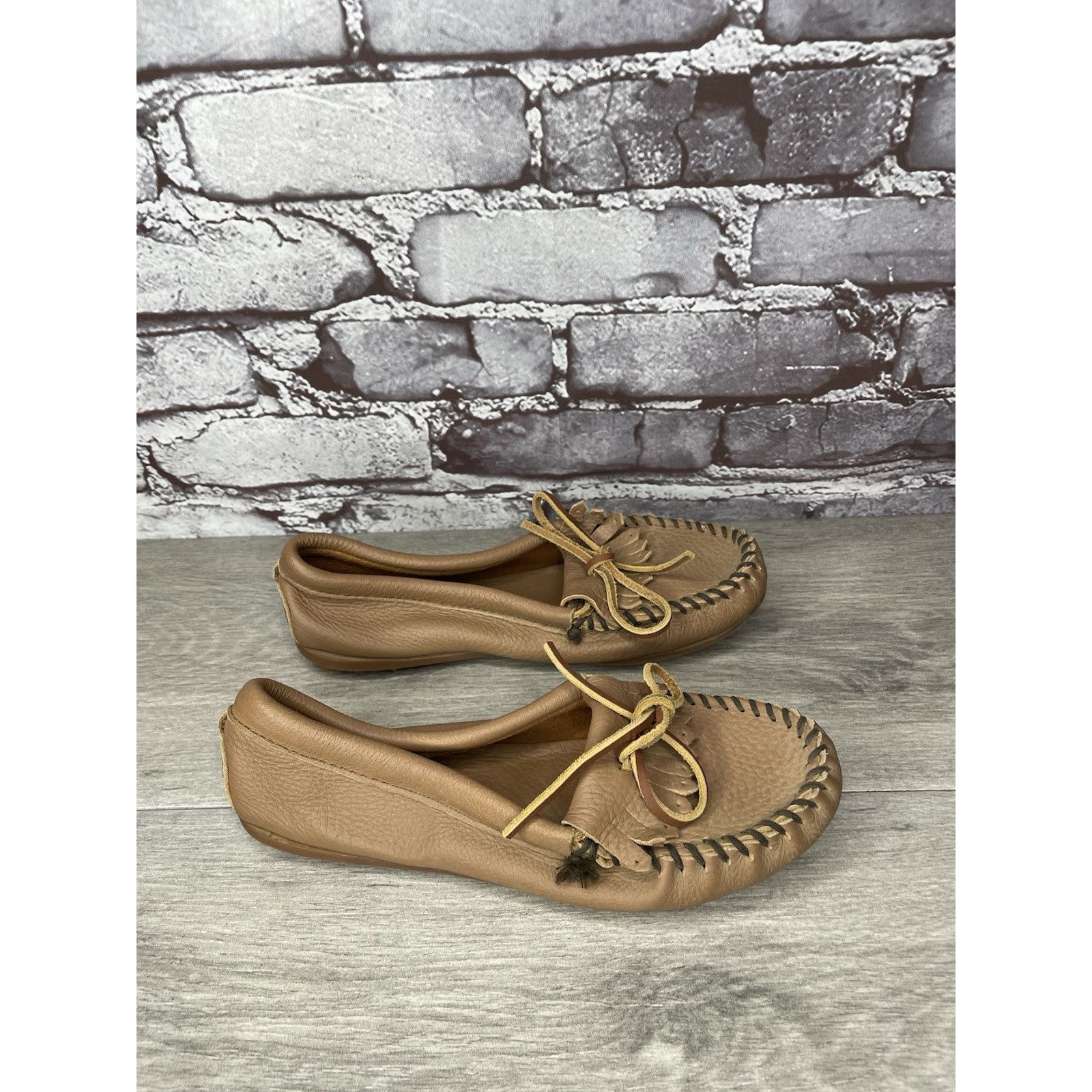 Minnetonka Minnetonka Moccasins Brown Leather Driving Moccasin Loafers Size US 6 / IT 36 - 8 Thumbnail