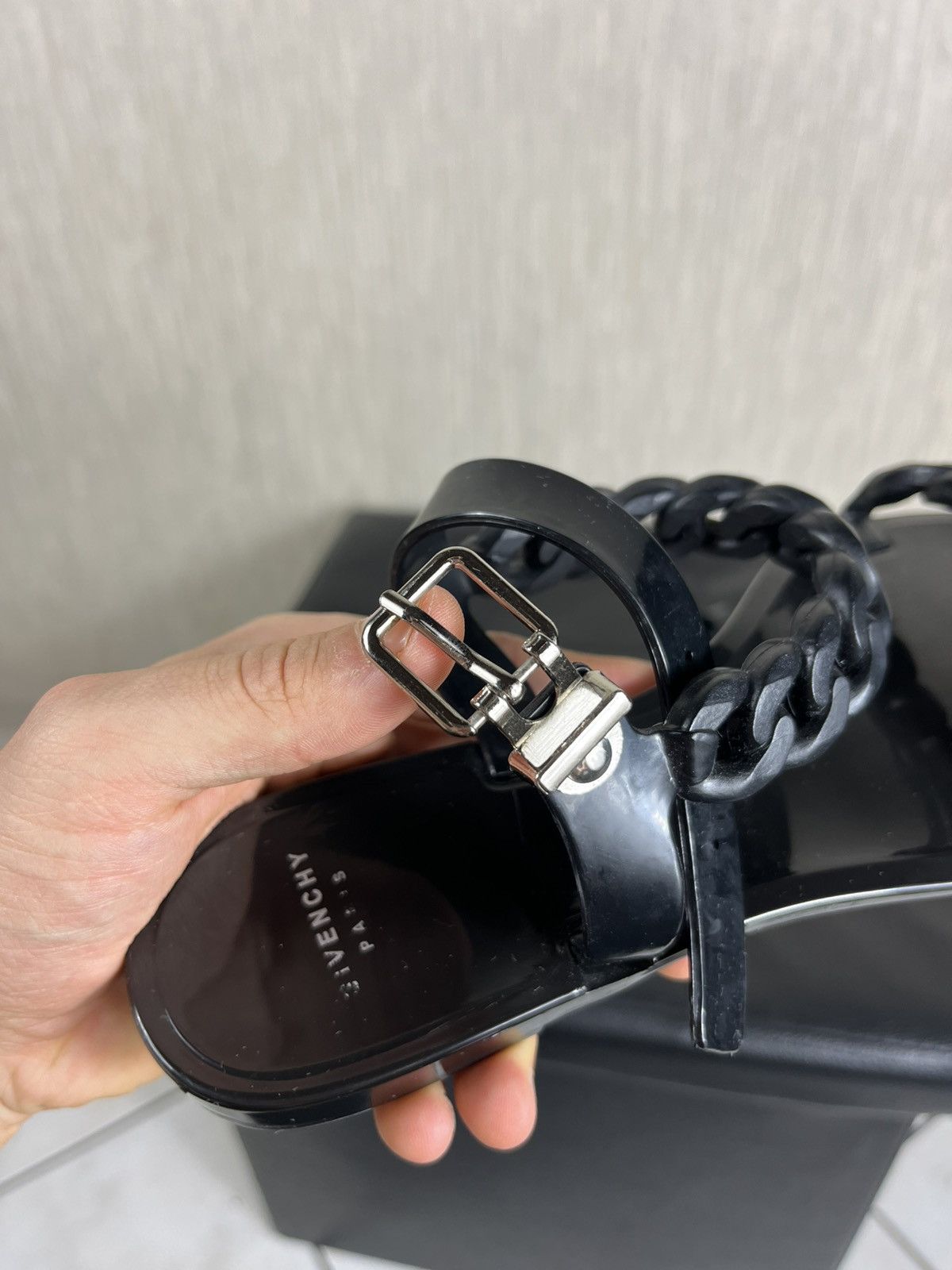 Designer × Givenchy Givenchy Paris chain sandals luxury flats flip flops Size US 7.5 / IT 37.5 - 10 Thumbnail