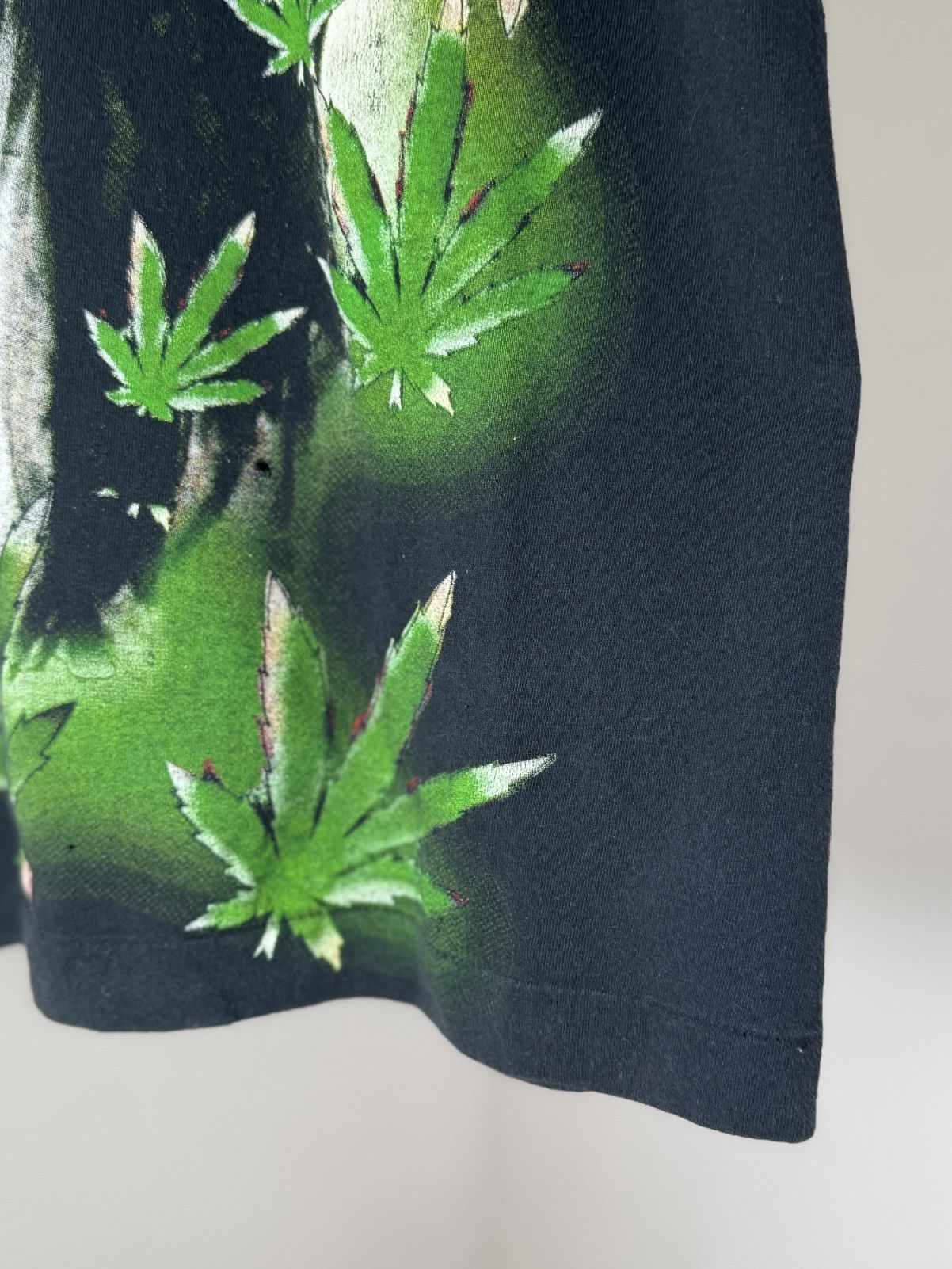 Bob Marley Vintage 1999 BOB MARLEY OVERPRINTED WEED RAP TEE Size US L / EU 52-54 / 3 - 8 Thumbnail