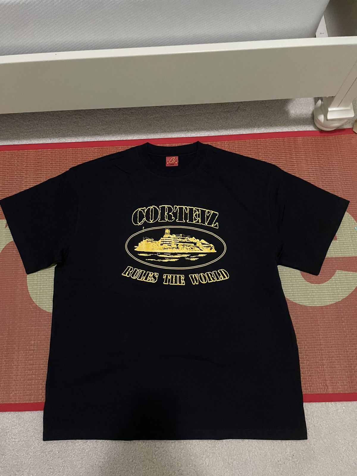 Black Alcatraz Corteiz - Yellow トップス Tee