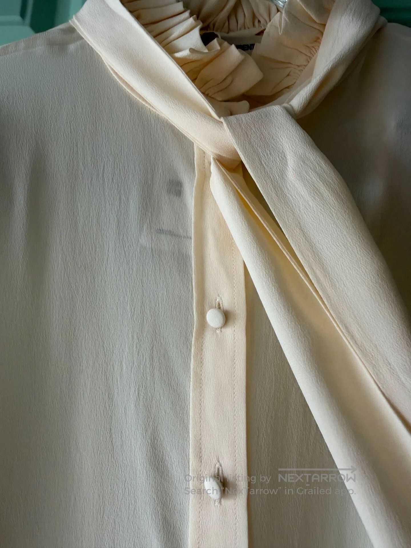 Yves Saint Laurent YSL Ivory Silk Ruffle Detail Shirt. Size S / US 4 / IT 40 - 7 Thumbnail