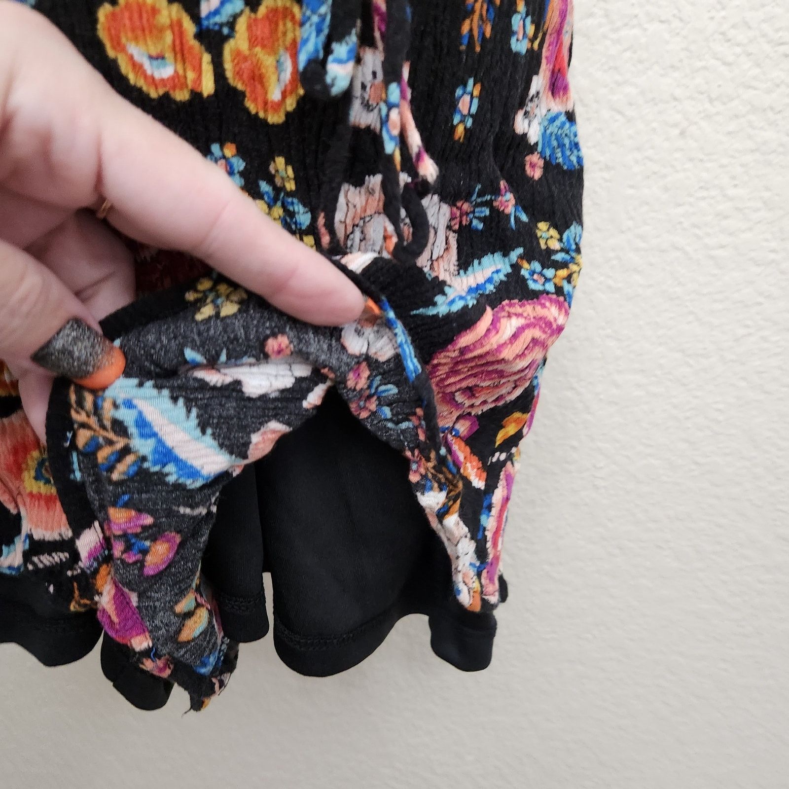 Other One Heart Clothing Black Floral Spaghetti Straps Romper M Size 30" / US 8 / IT 44 - 2 Thumbnail