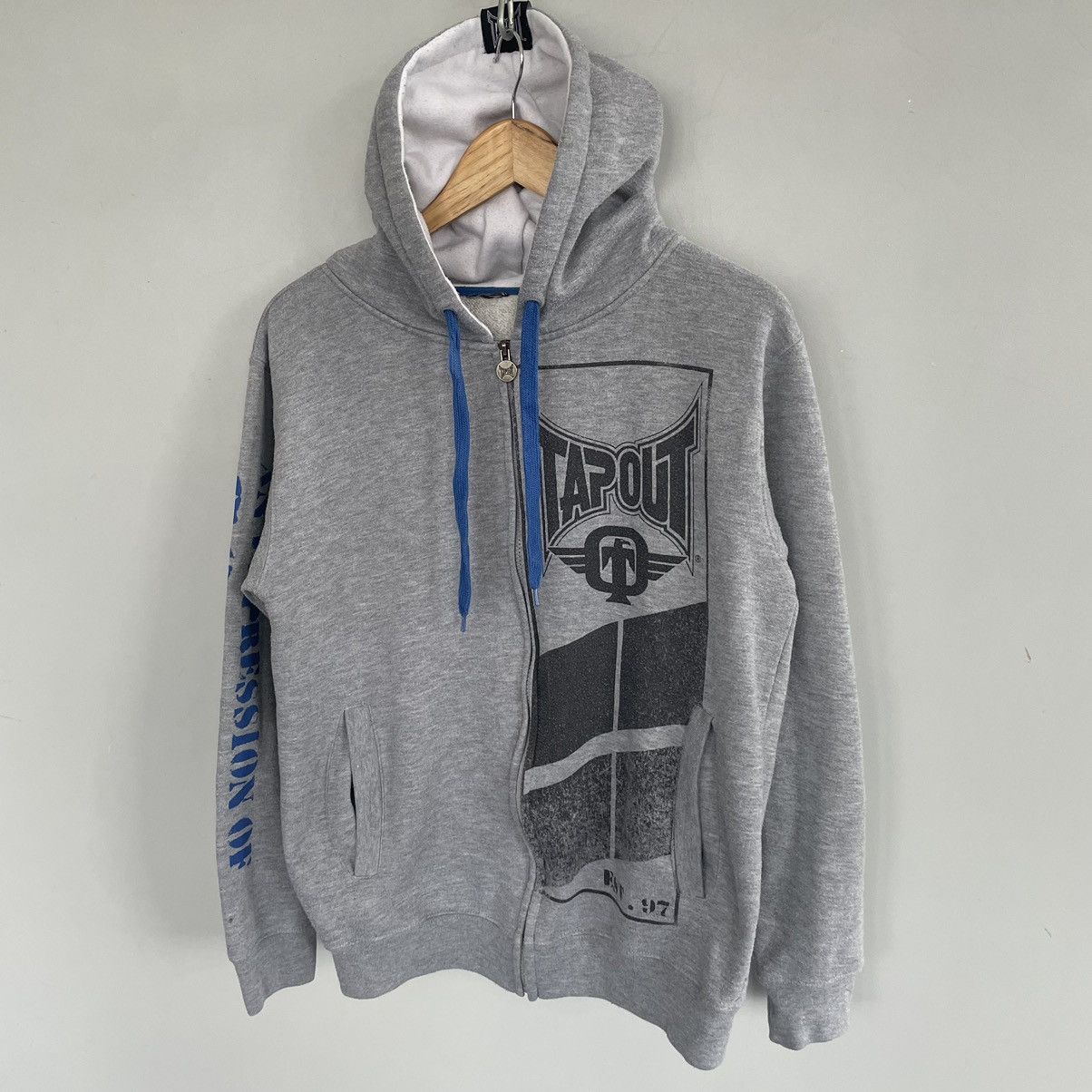 Tapout × Vintage Vintage Tapout Hoodie Gray size M style Y2k Size US M / EU 48-50 / 2 - 3 Thumbnail