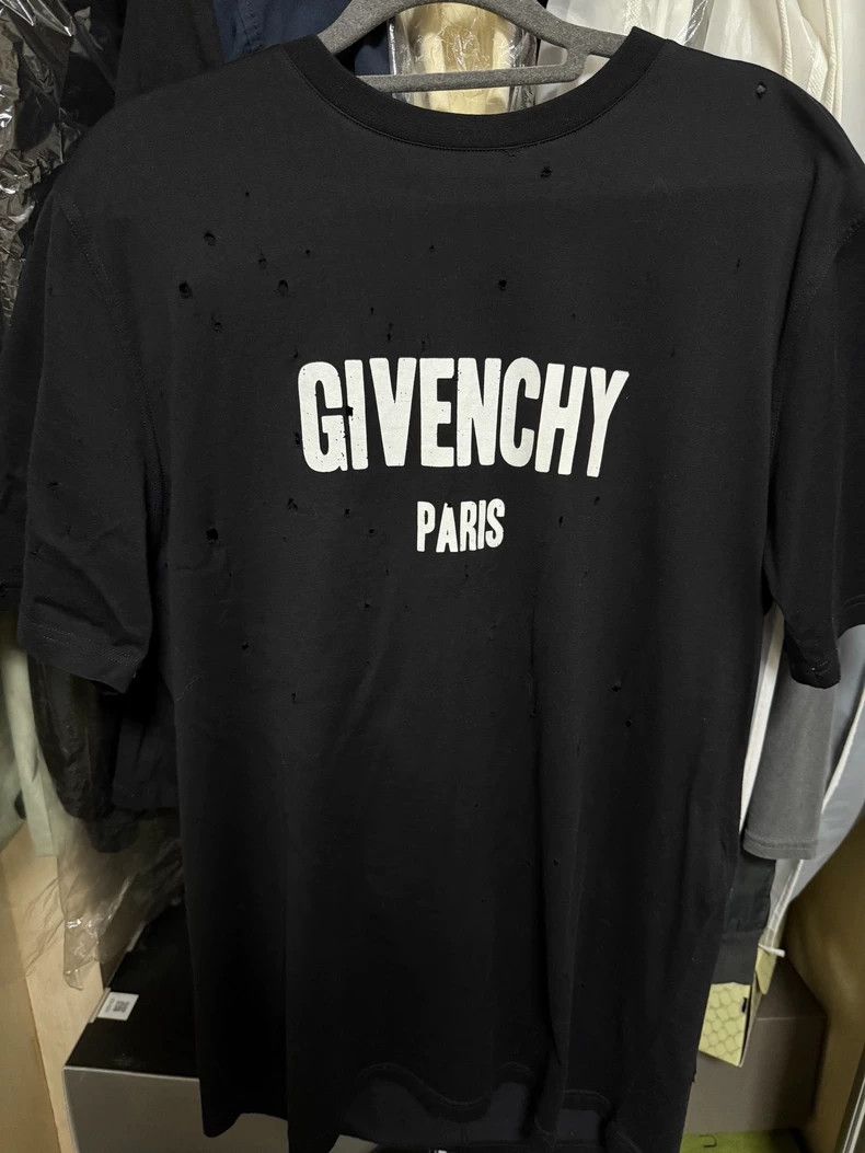 Givenchy Givenchy Ripped Short Sleeve Size US S / EU 44-46 / 1 - 1 Thumbnail