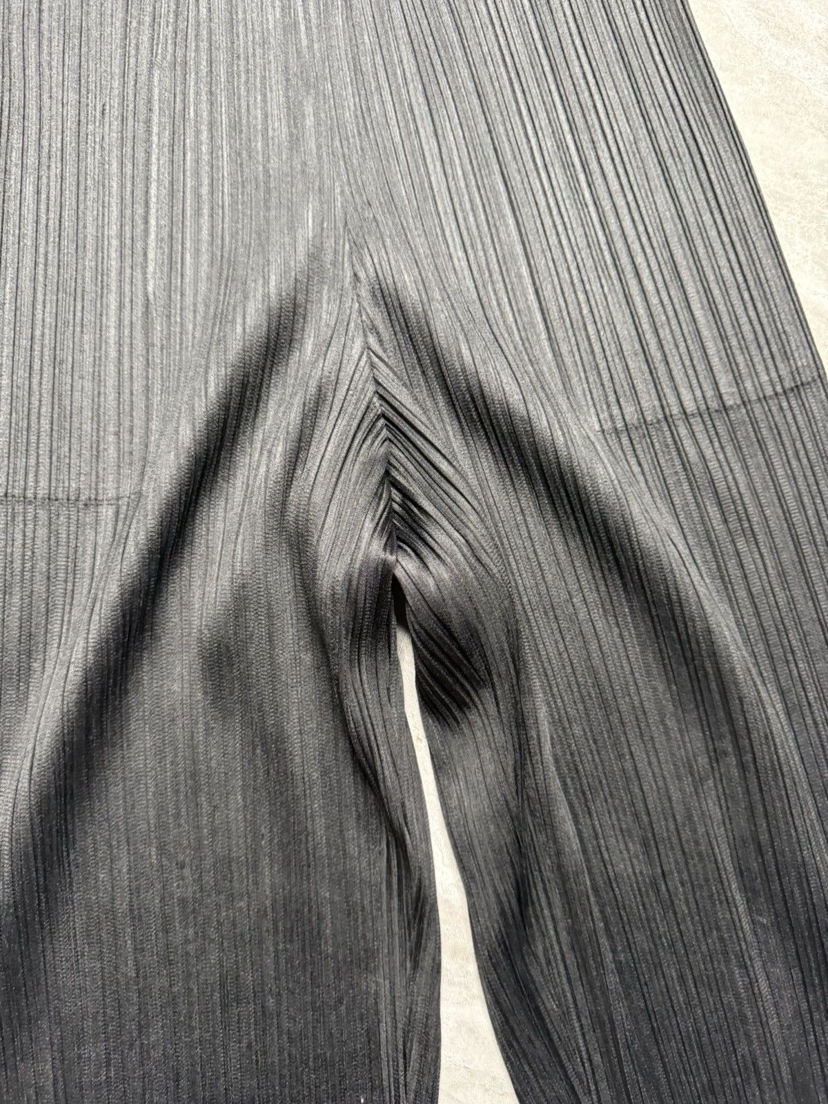 Pleats Please Issey Miyake Pleats please Cropped Pants Size US 30 / EU 46 - 4 Thumbnail