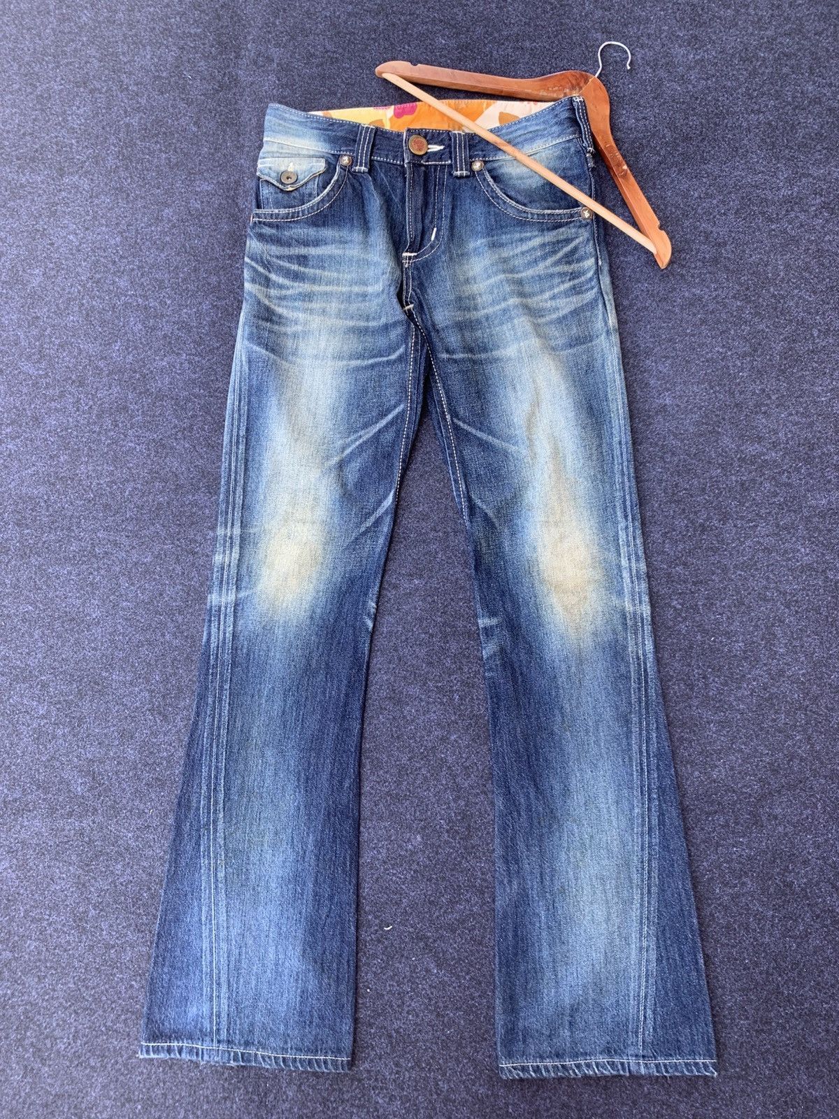 Edwin 𝗙𝗟𝗔𝗥𝗘 EDWIN BLUE TRIP HAWAII & NICE FADED BLUE. Size US 30 / EU 46 - 2 Thumbnail