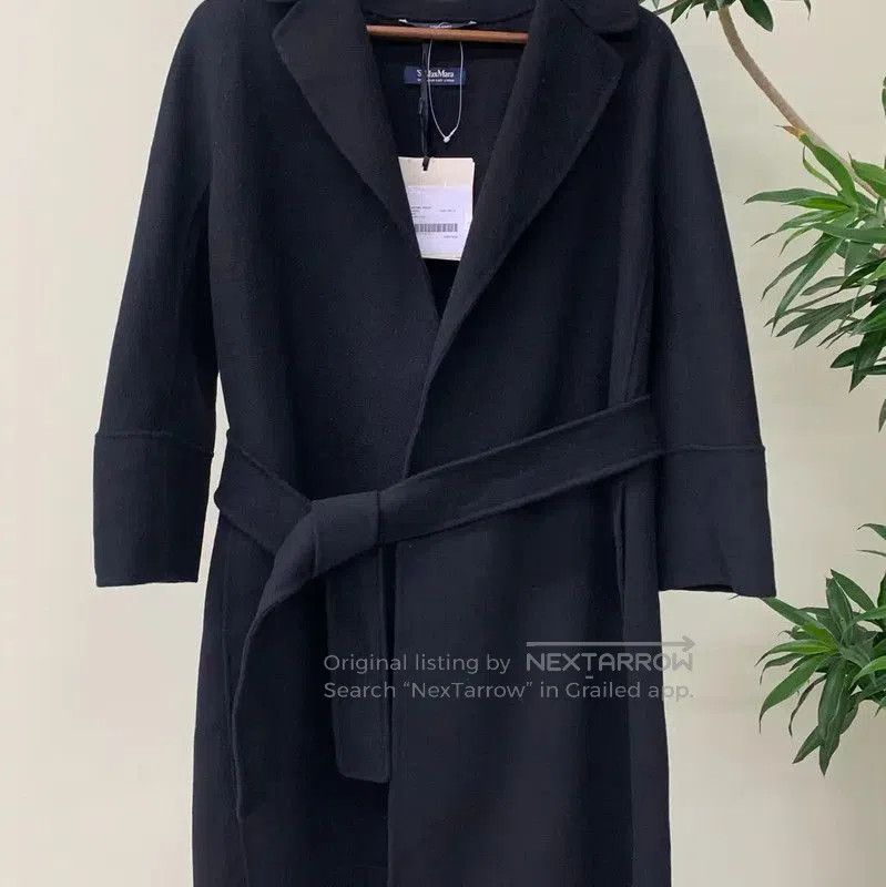 Max Mara MaxMara Elegant Black Coat for Women . Size L / US 10 / IT 46 - 4 Thumbnail
