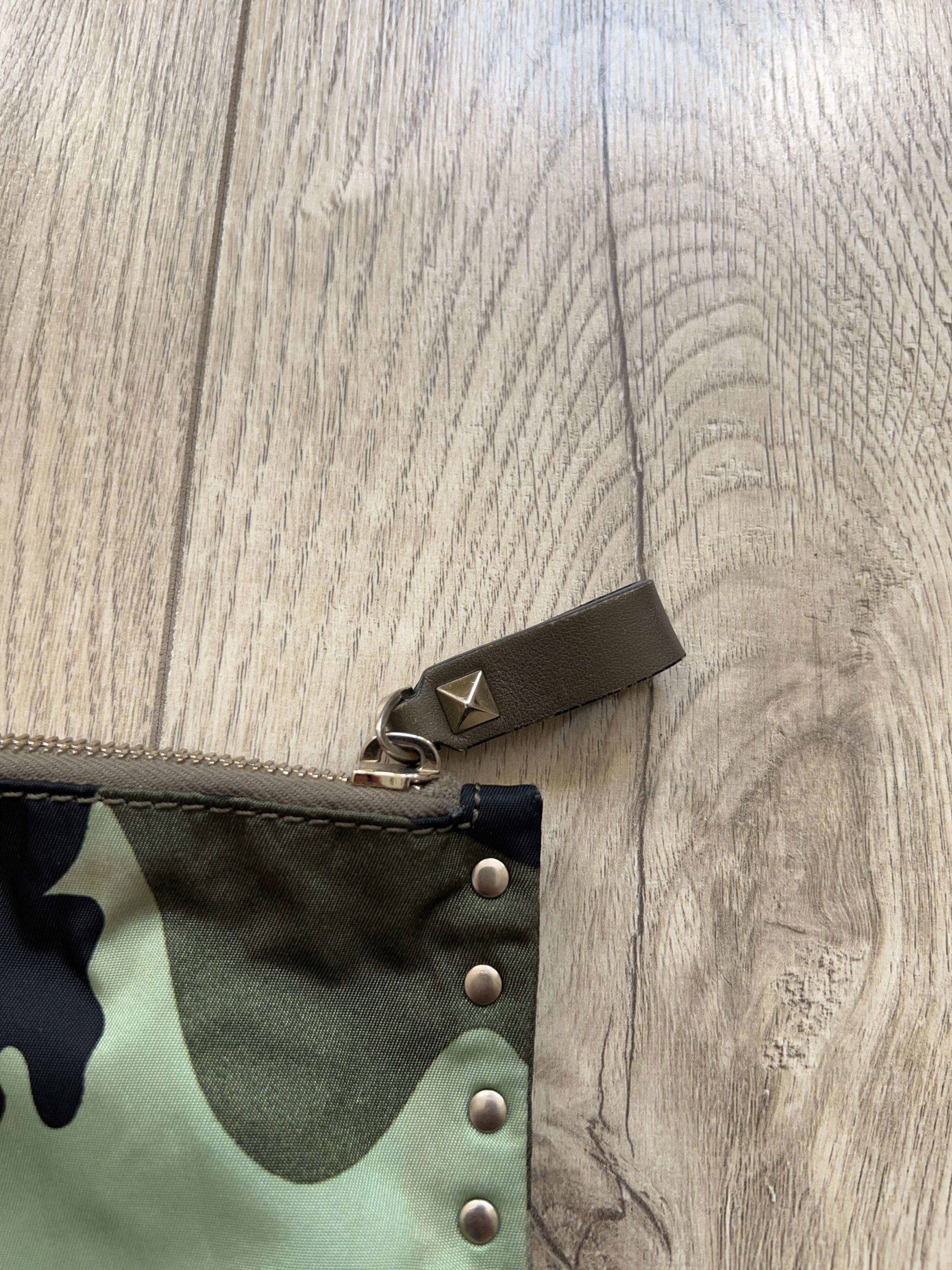 Designer × Valentino Rockstud Camo Clutch Zip Bag Pouch Nylon Size ONE SIZE - 3 Thumbnail