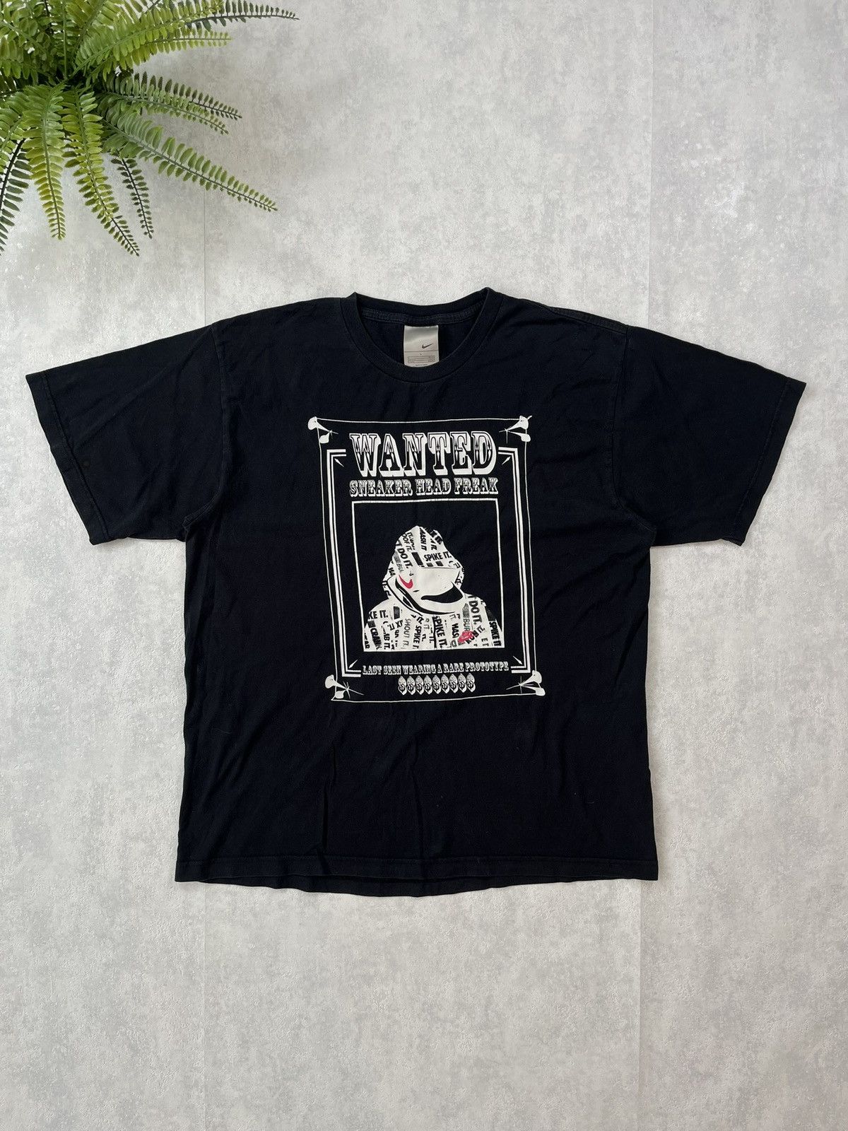 Nike × Vintage 90s Nike Wanted Vintage Y2K Sneakerhead Retro Tee T-Shirt Size US L / EU 52-54 / 3 - 1 Thumbnail