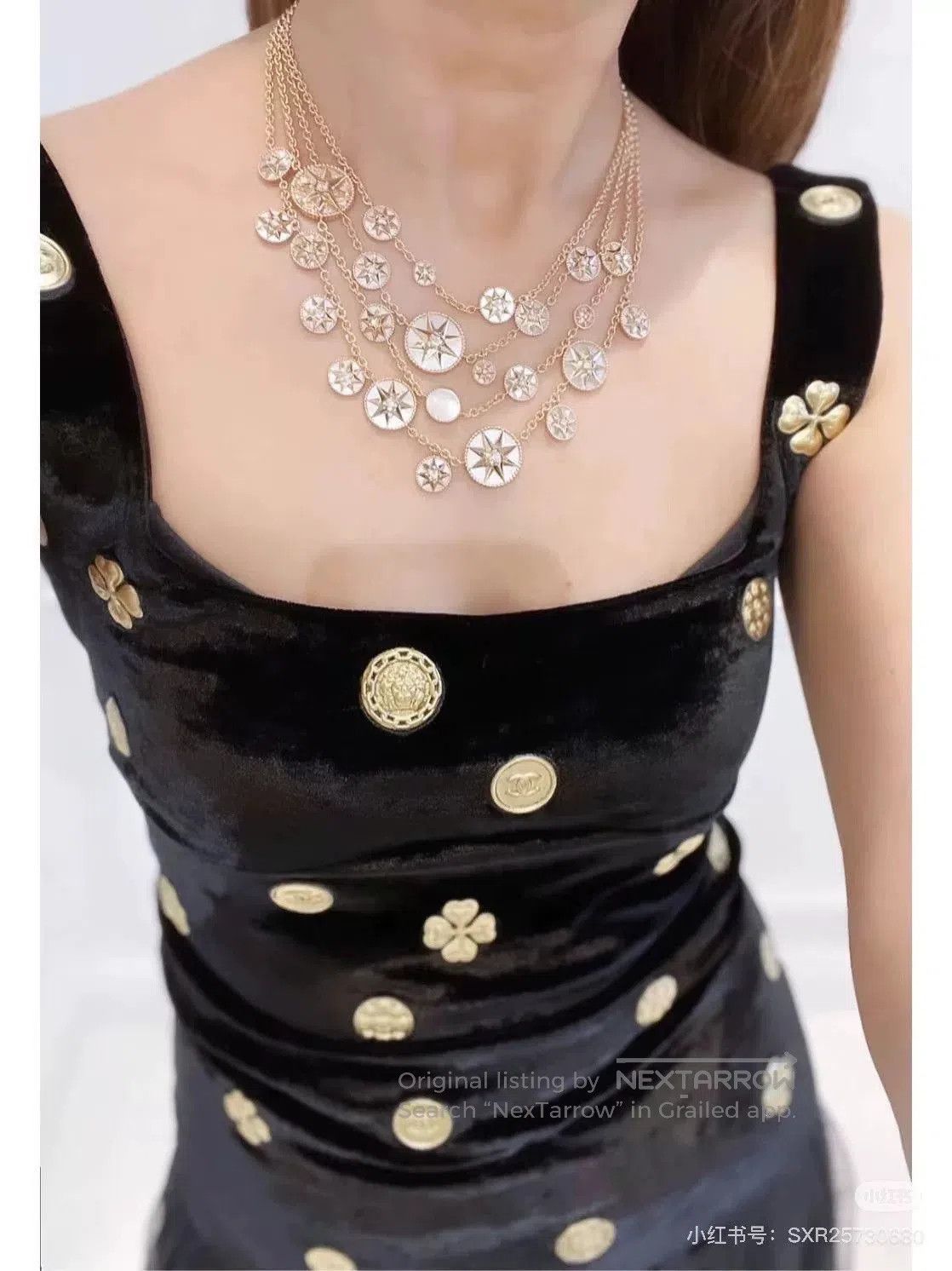 Chanel black velvet sleeveless top with gold embellishments. Size US M / EU 48-50 / 2 - 8 Thumbnail