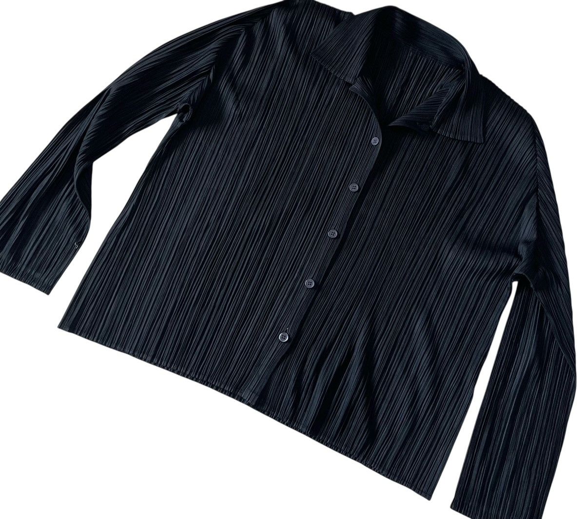 Pleats Please Issey Miyake TAX FREE 🇺🇸 issey miyake pleats please black boxy shirt Size S / US 4 / IT 40 - 2 Thumbnail