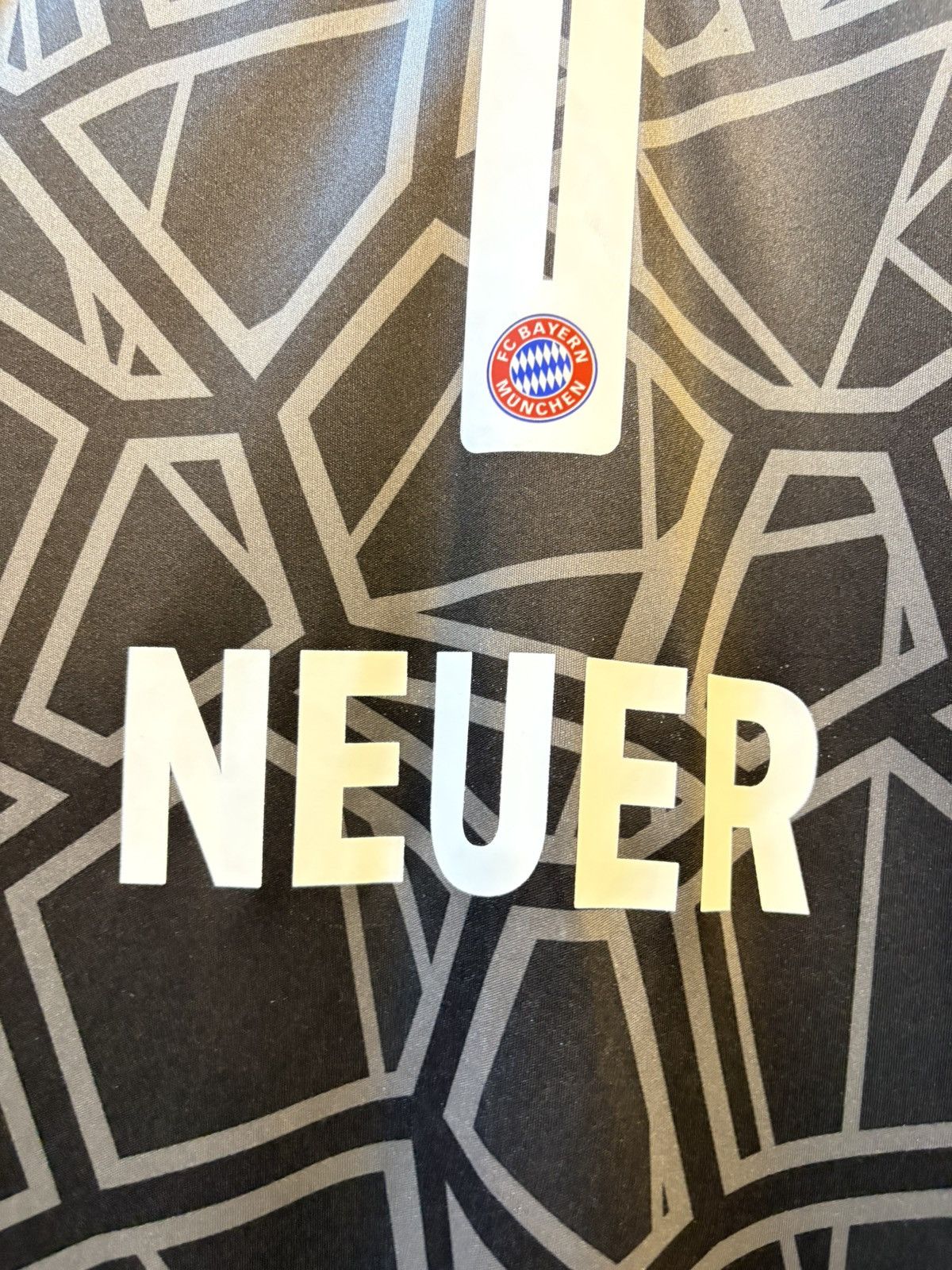 Adidas 2022-2023 Bayern Munich Goalkeeper Kit Size US M / EU 48-50 / 2 - 12 Thumbnail