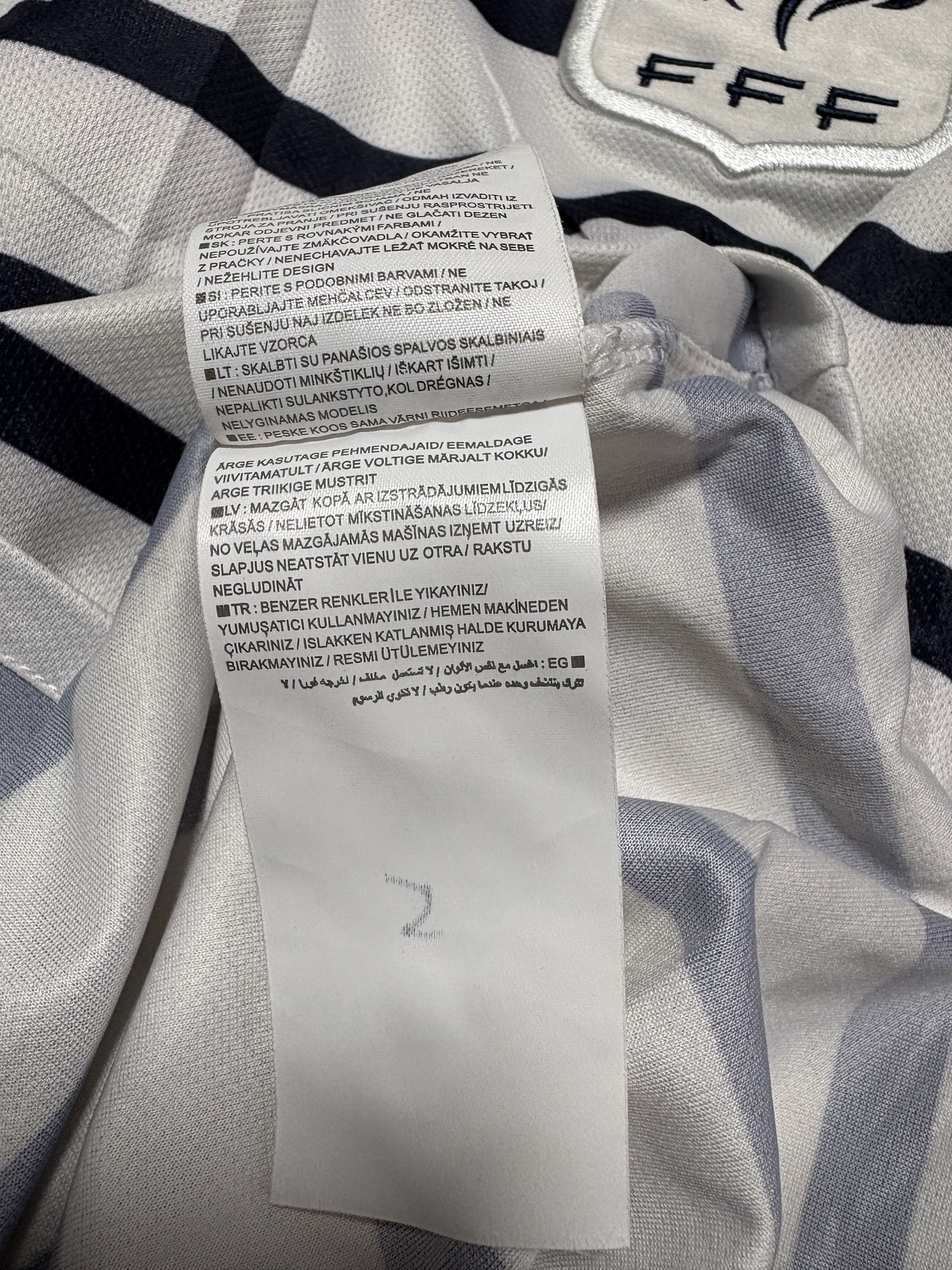 Nike Jersey france 2011 away Size US M / EU 48-50 / 2 - 7 Thumbnail