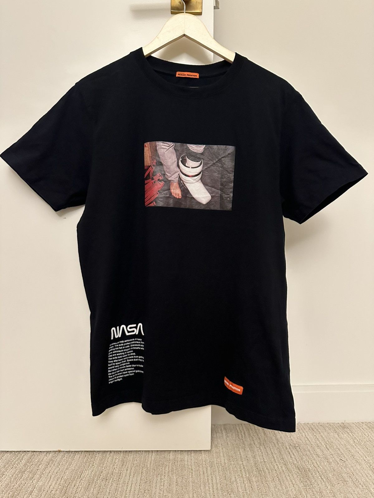 Heron Preston Heron Preston x NASA “Photo Print” Tee M Retail $350 Size US M / EU 48-50 / 2 - 2 Thumbnail