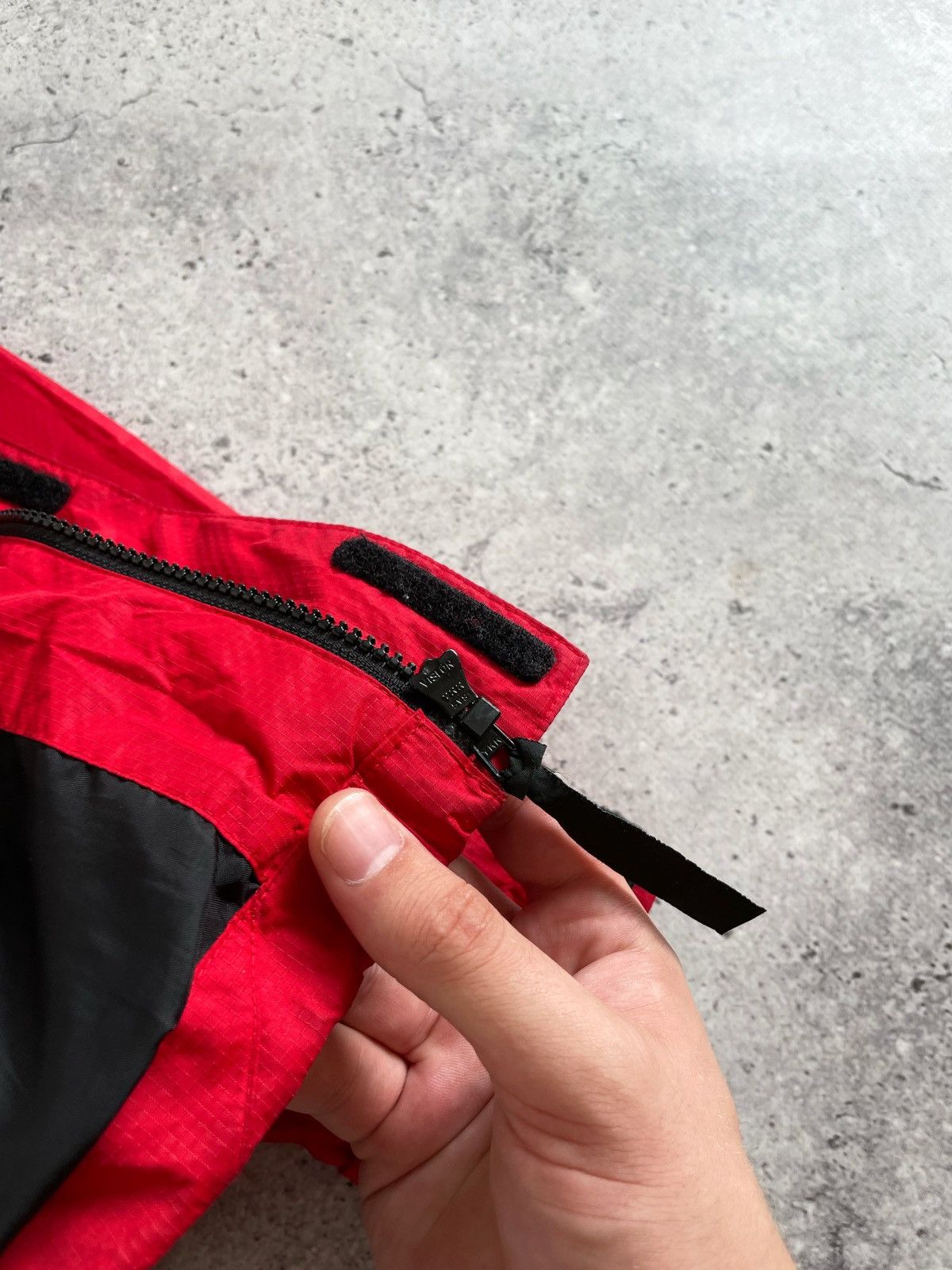 Goretex × The North Face × Vintage Vintage The North Face Gore-Tex Black Red Jacket Size US M / EU 48-50 / 2 - 9 Thumbnail
