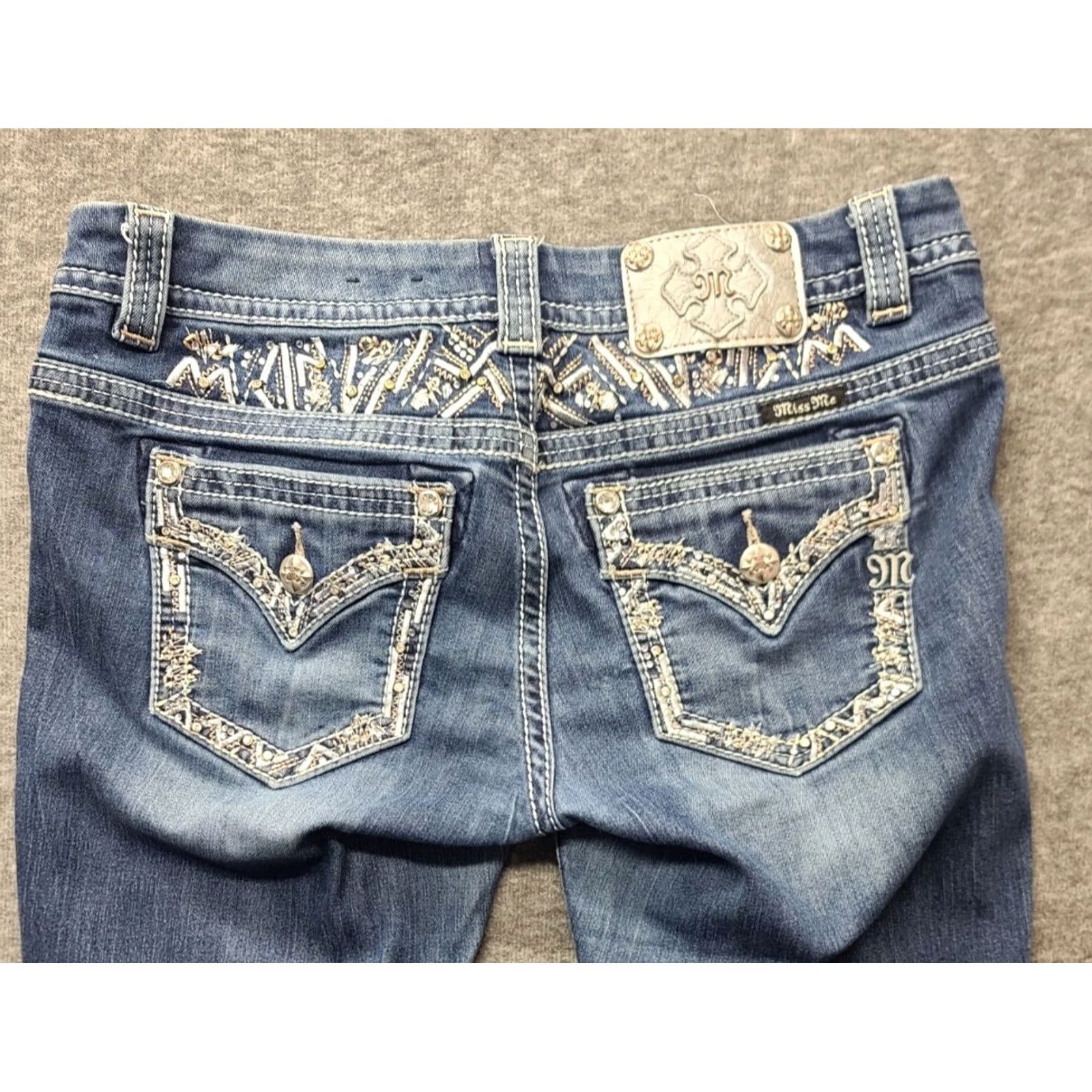 Miss Me Miss Me Jeans Womens 28x26 Skinny Fit Cuffed Mid Rise Distressed Stretch Denim Blue 5-Pocket Designer Rodeo Western Y2K Mens? Womens Size 28" / US 6 / IT 42 - 2 Thumbnail