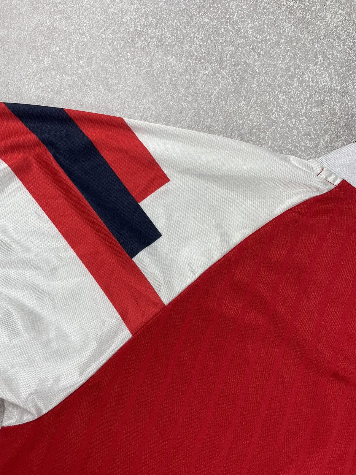 Vintage Vintage Arsenal Football Shirt Soccer Jersey Size L Size US L / EU 52-54 / 3 - 12 Thumbnail