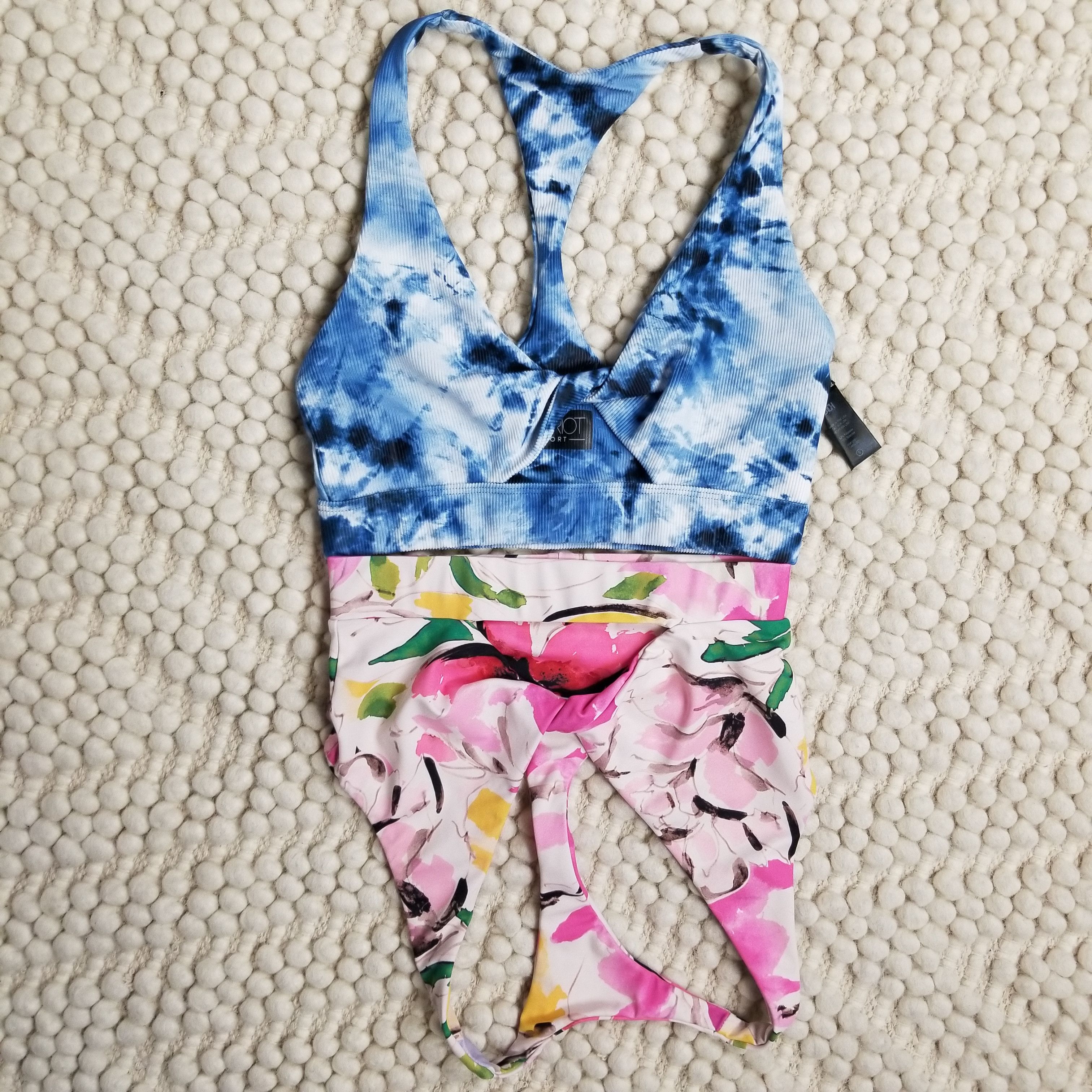 Beach Riot Twist Front Sport Bra Sz Small Size ONE SIZE - 6 Thumbnail