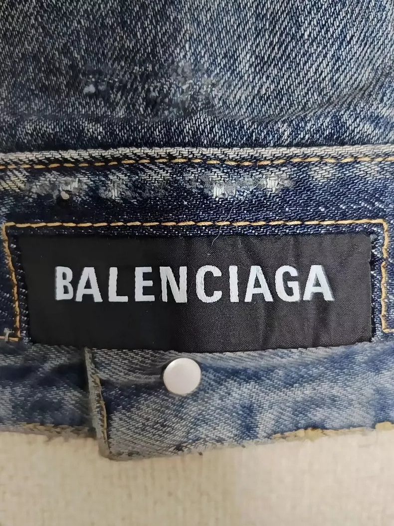 Balenciaga balenciaga distressed denim jacket with tags Size US M / EU 48-50 / 2 - 4 Thumbnail