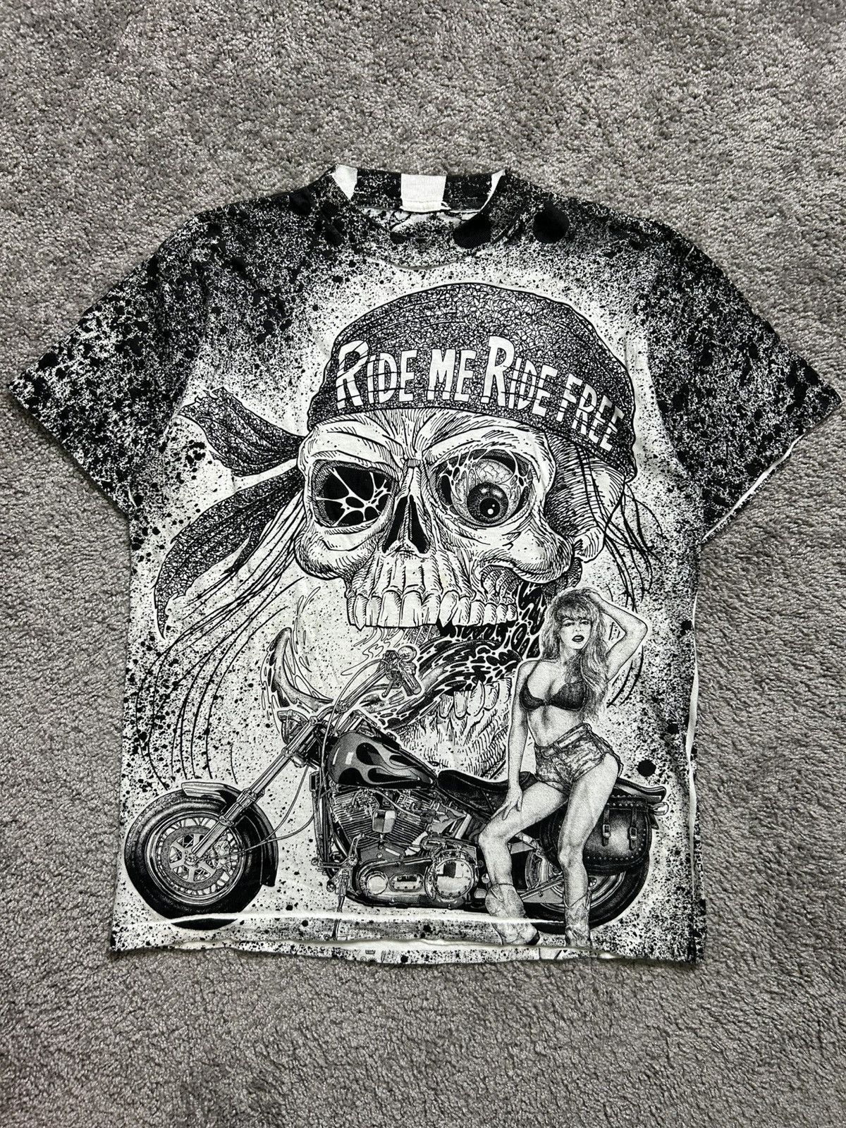 Vintage Vintage 90s Ride Me Ride Free Skull Motorcycle AOP Tee Size US L / EU 52-54 / 3 - 1 Thumbnail