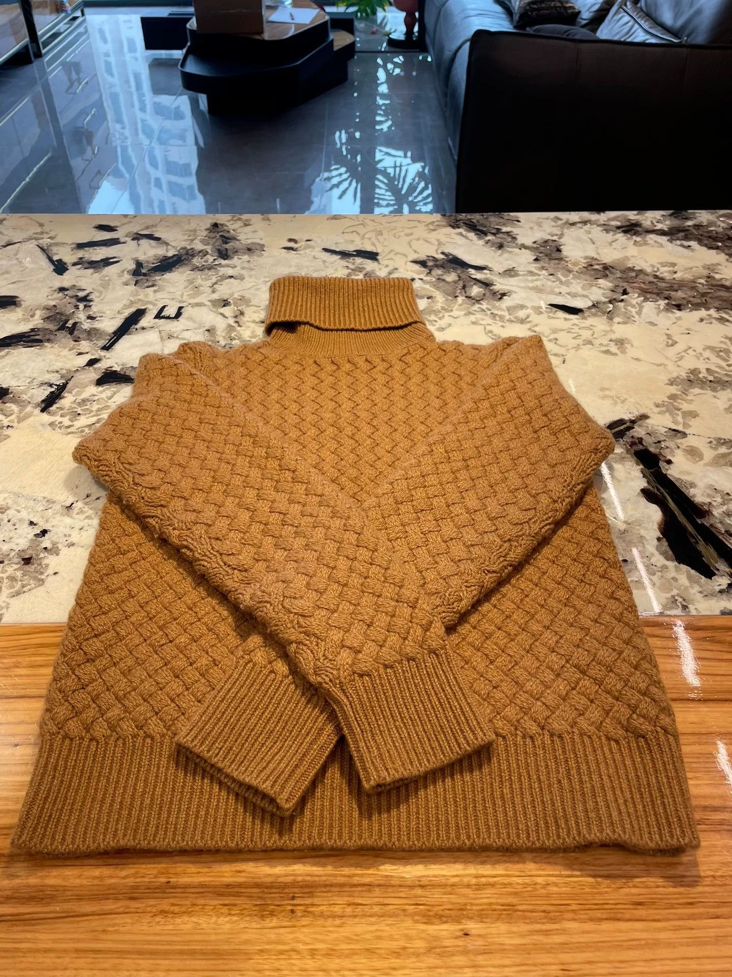 Saint Laurent Paris Saint Laurent Brown Cashmere Turtleneck Size XS / US 0-2 / IT 36-38 - 1 Thumbnail