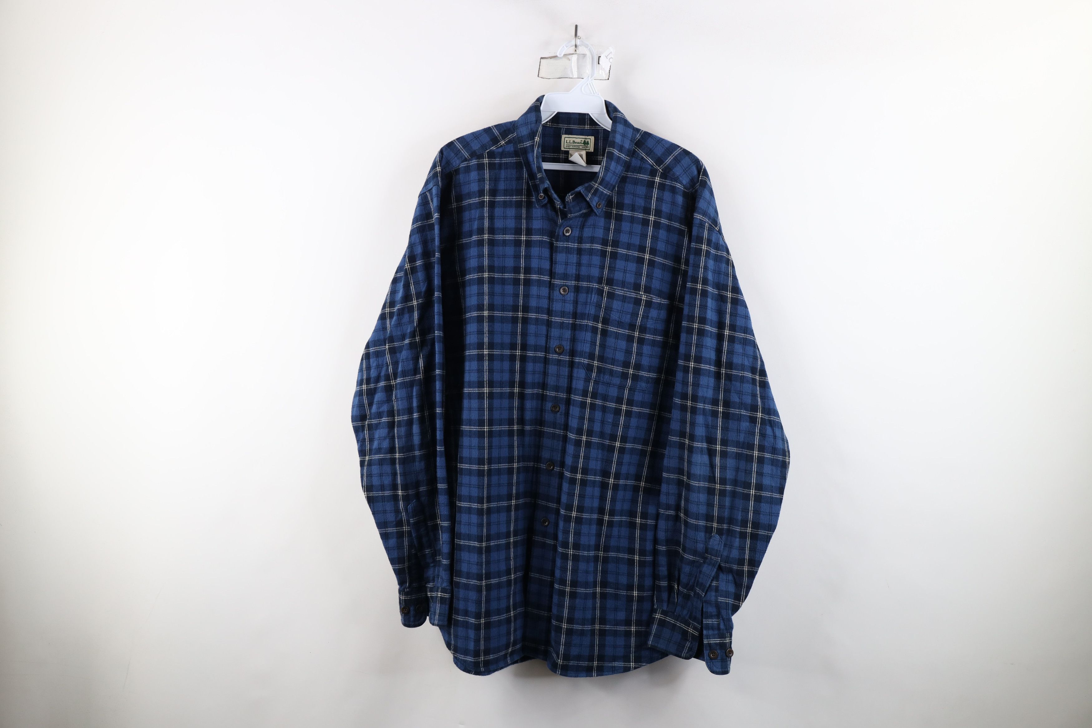 L.L. Bean × Vintage Vintage LL Bean Collared Button Down Shirt Blue Plaid Size US L / EU 52-54 / 3 - 1 Thumbnail