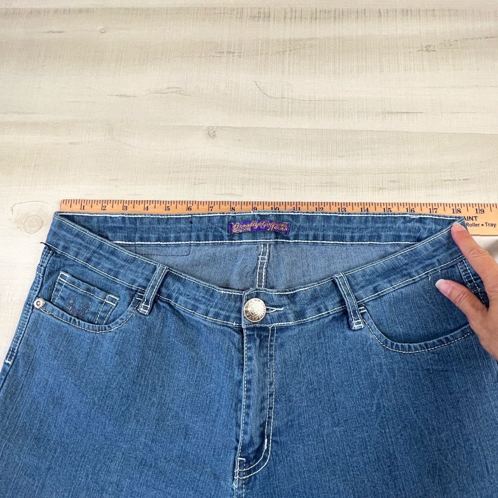 Vintage Brooklyn Girl Jeans Women's 18 Medium Wash Cropped Capri Rhinestones Blue Denim Regular Fit Size 40" / US 18 - 7 Thumbnail