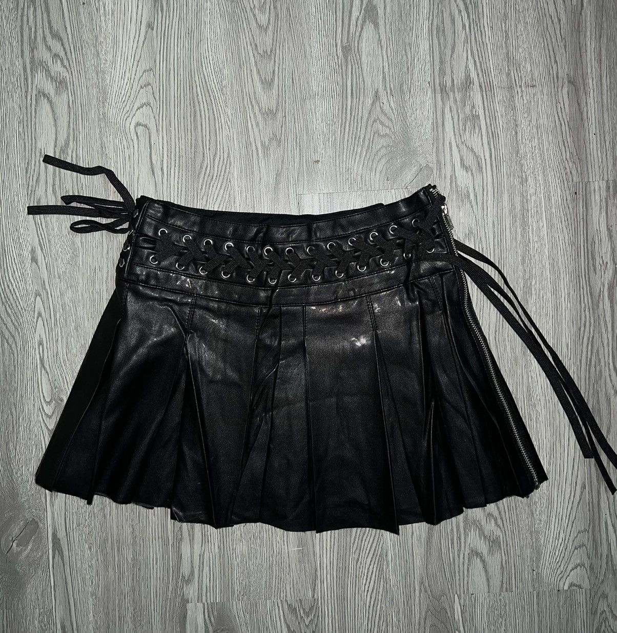 Current Mood Current mood pleated mini skirt 🖤➕ Size 25" / US 0 / IT 36 - 2 Thumbnail