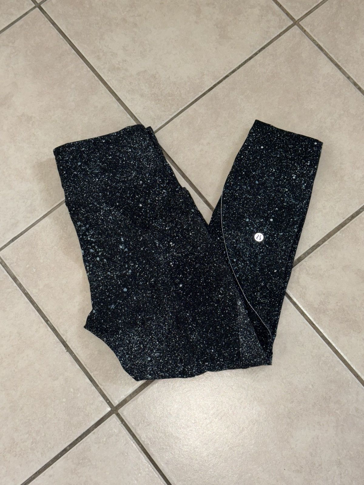 Lululemon LULULEMON LEAD THE PACK CROP 22” POCKETS BLACK BLUE SIZE 6 Size 28" / US 6 / IT 42 - 1 Thumbnail