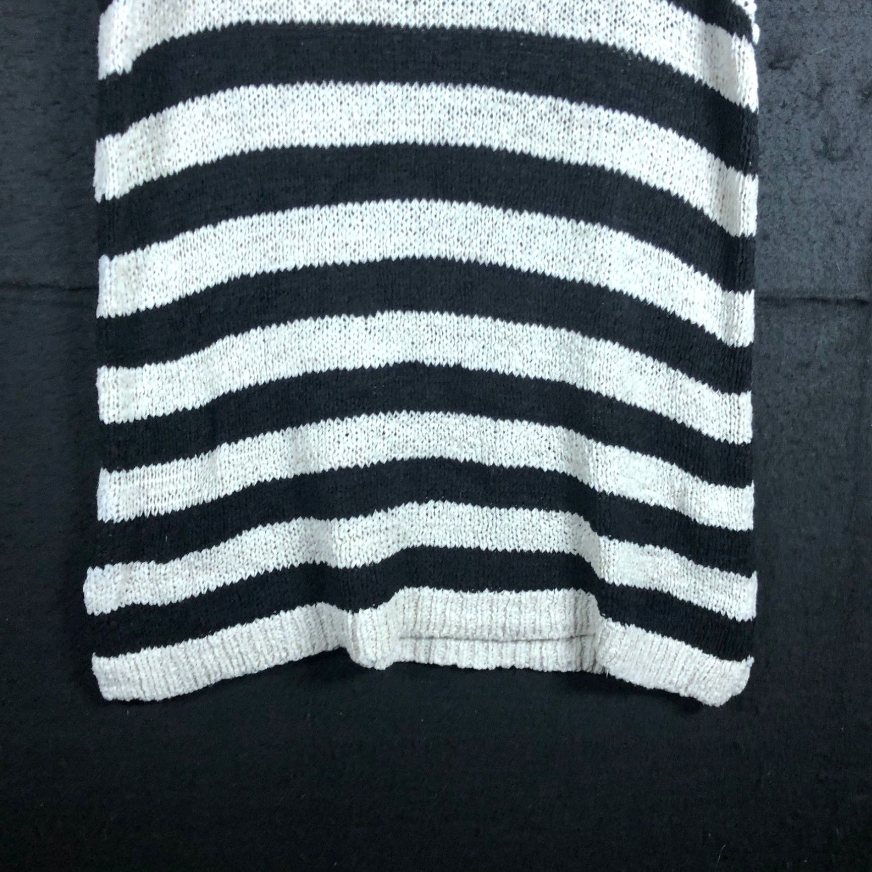 Ann Taylor Ann Taylor Women Sweater Tank Black Stripe Knit Nylon Blend Large Sleeveless Scoop Neck Size L / US 10 / IT 46 - 3 Thumbnail