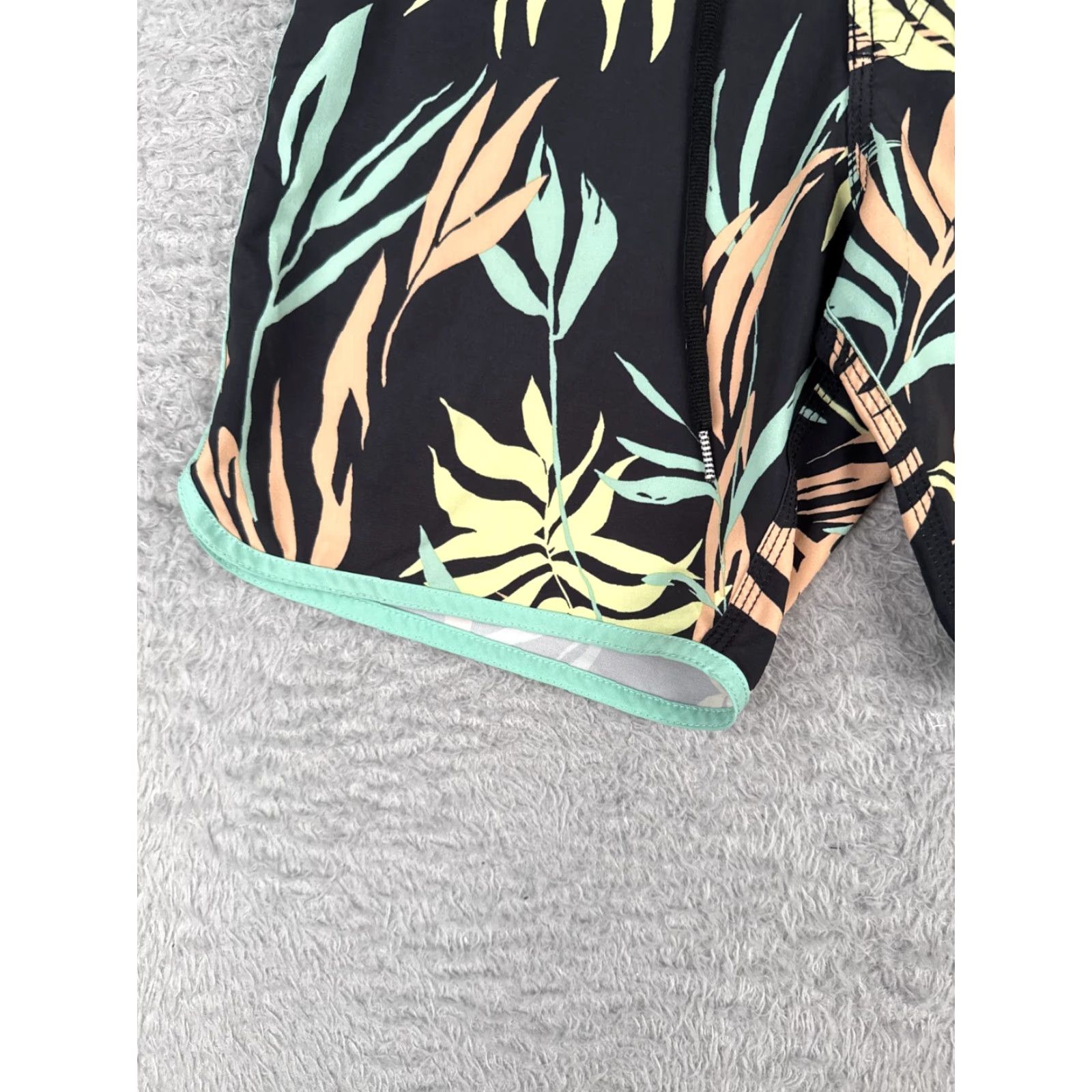 Volcom Volcom Mens Swim Trunks Board Shorts 28x8 Yellow Black Mod-Tech Polyester Floral Pockets Drawstring Beach 90s? Size US 36 / EU 52 - 3 Thumbnail
