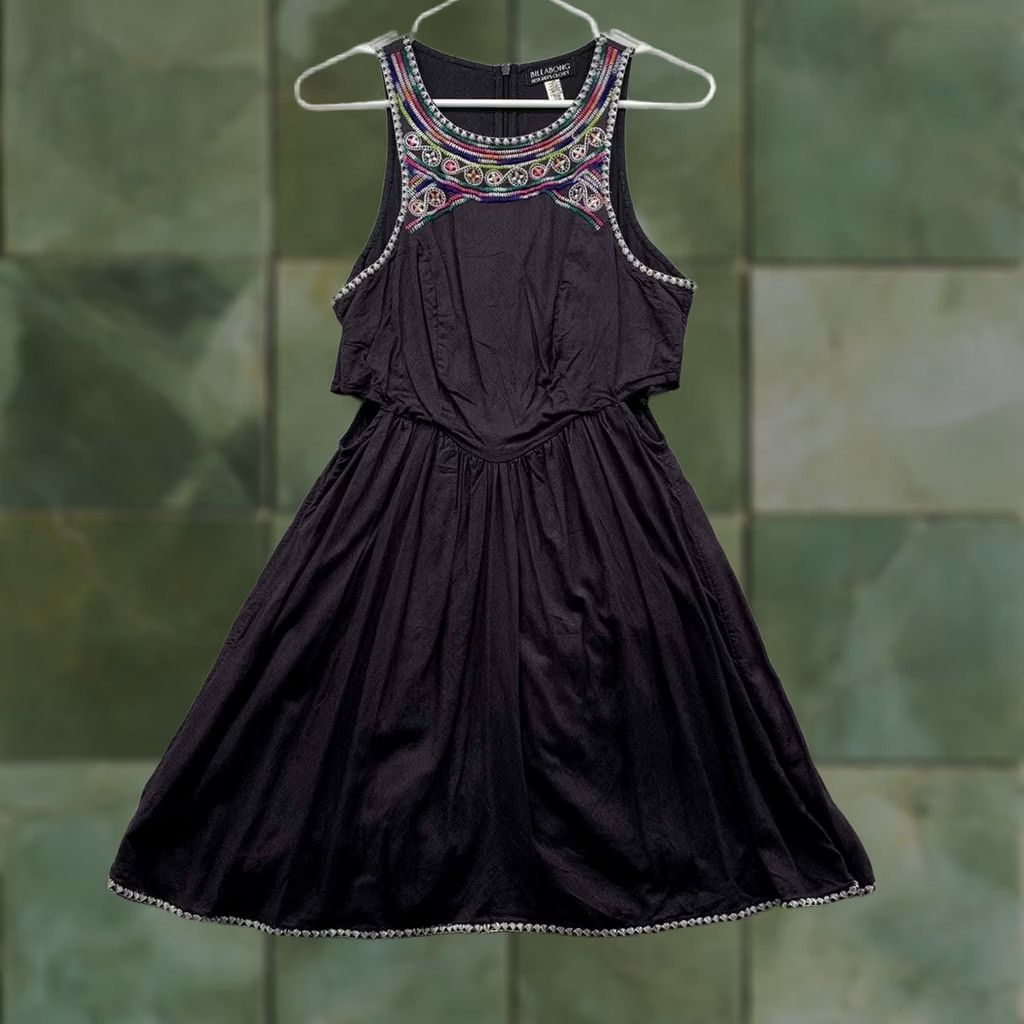 Billabong Billabong Sundress Womens M Boho Embroidered Hem Beach Casual Designer Sun Dress Size M / US 6-8 / IT 42-44 - 1 Thumbnail