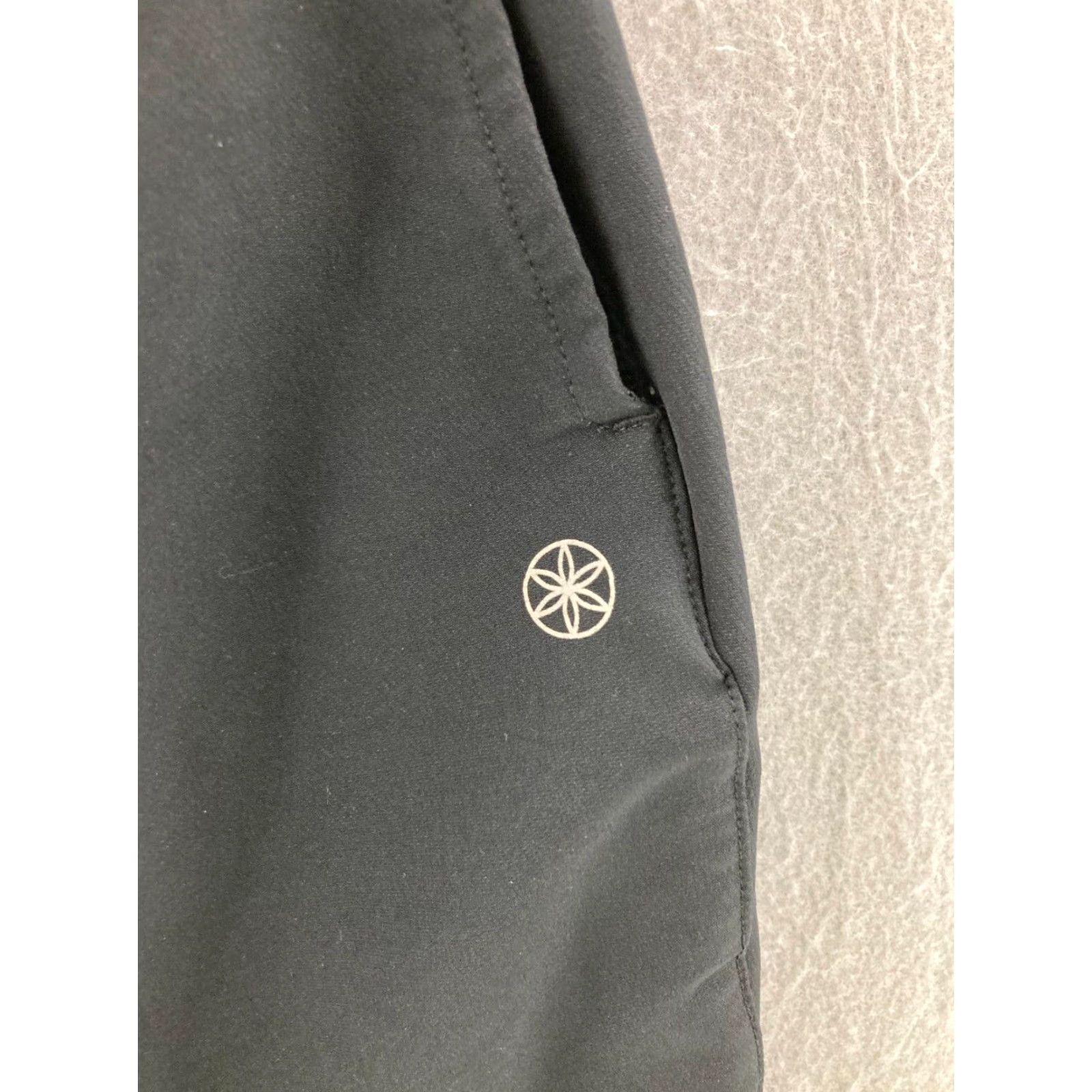 Vintage Gaiam Joggers Small Black Athletic Yoga Sweatpants Mens Size US 29 - 7 Thumbnail