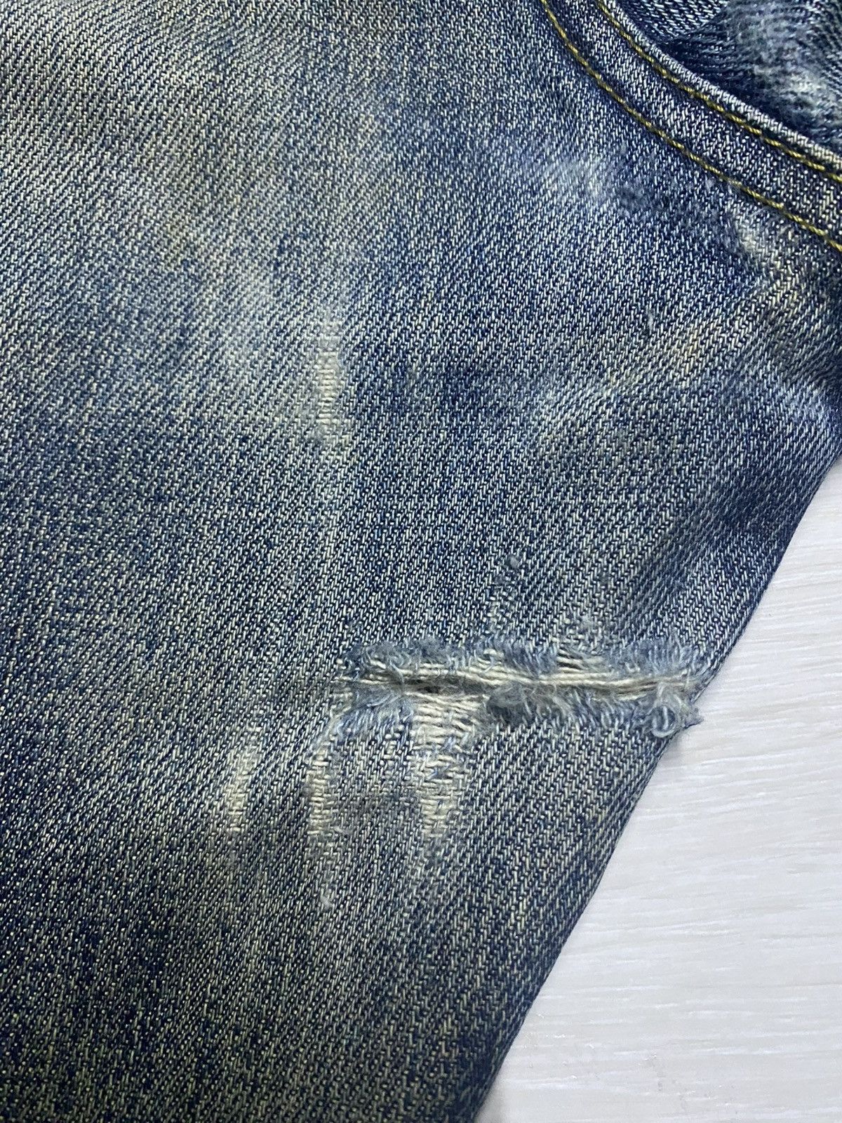 Undercover × Uniqlo Vintage Uniqlo Mud Wash Distressed Loose Jeans Size US 31 - 12 Thumbnail
